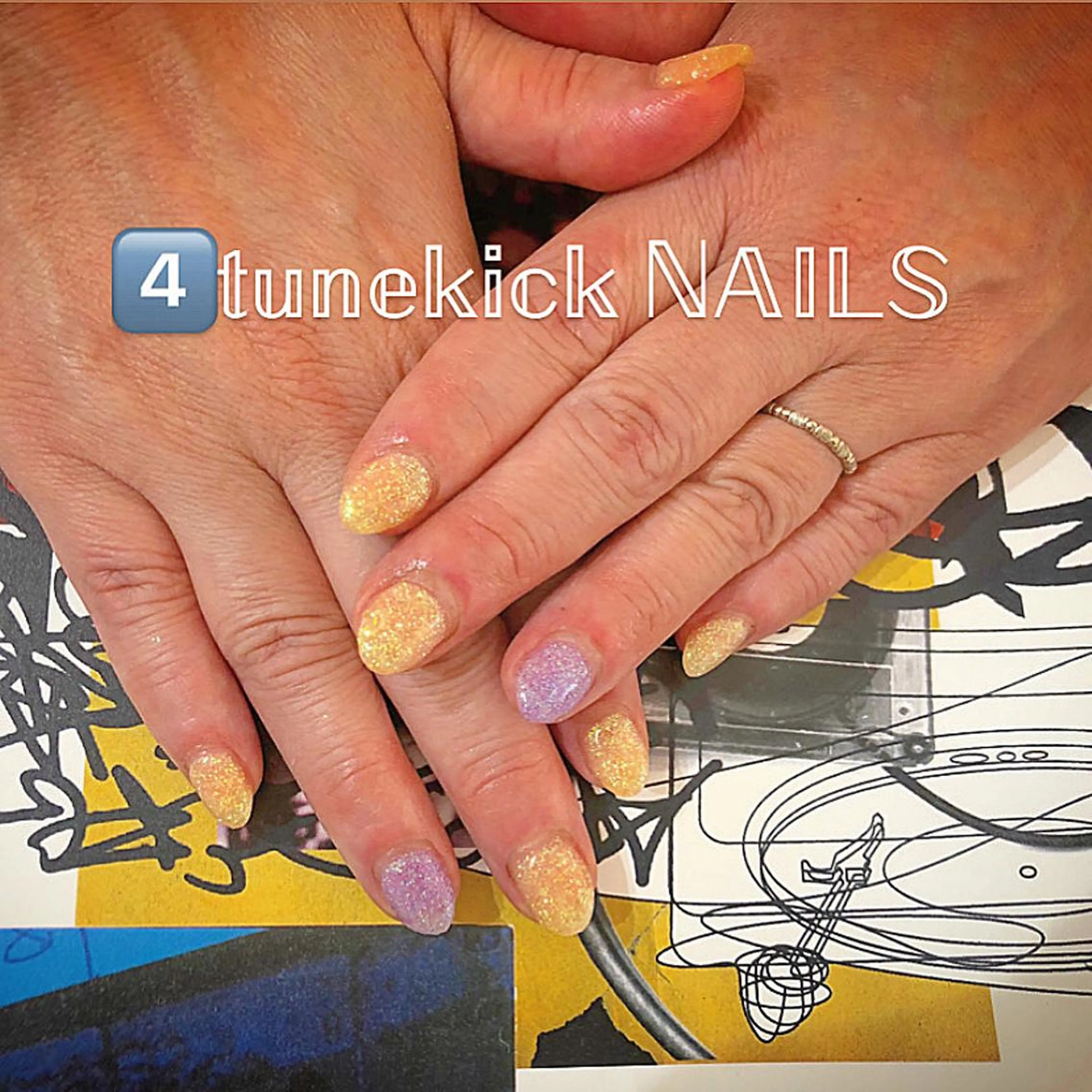 ネイル ラメ(グリッター) ワンカラーネイル 4tunekick NAILS(フォーチュンキックネイルズ)所属・光森 淳子のネイルデザイン