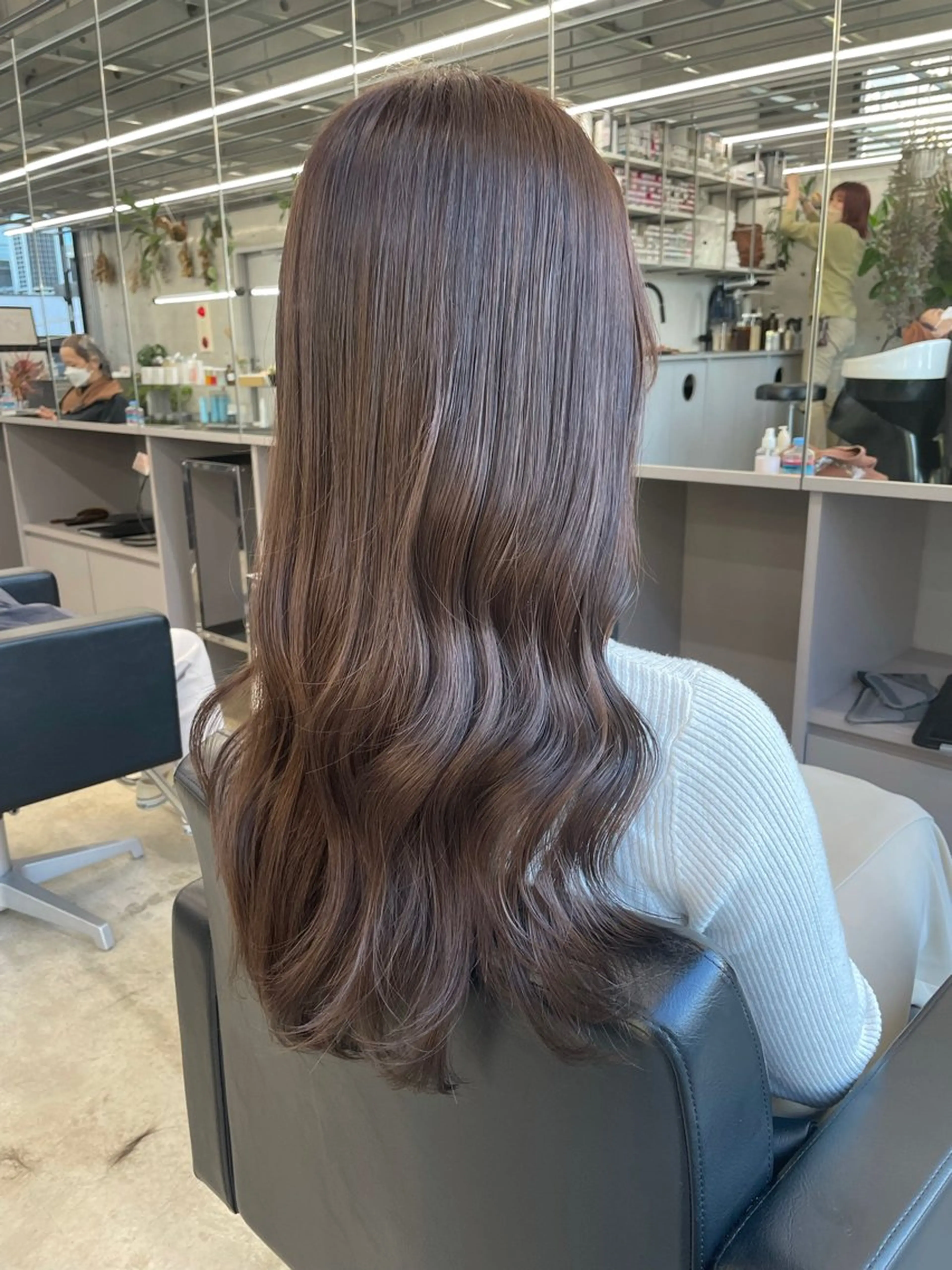 ロング カラー ロングレイヤー アッシュ ベージュカラー ケアカラー 透明感カラー カット ヘアカラー トリートメント レイヤー/梅田/ HIKARU🍀のヘアスタイル