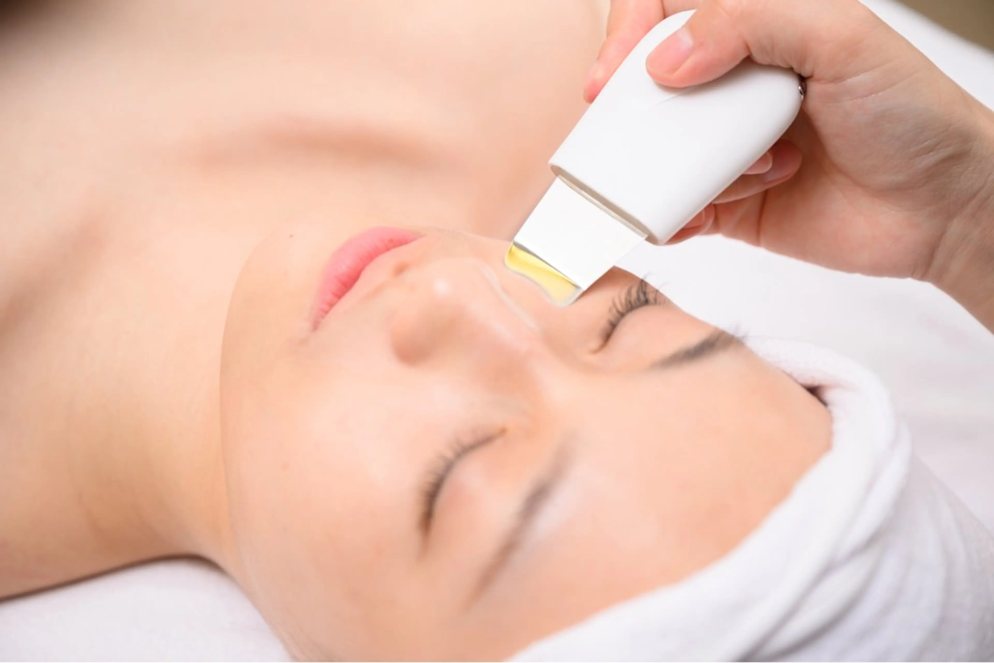 小顔ハイパー+超音波毛穴洗浄 80分　¥ 8300の写真