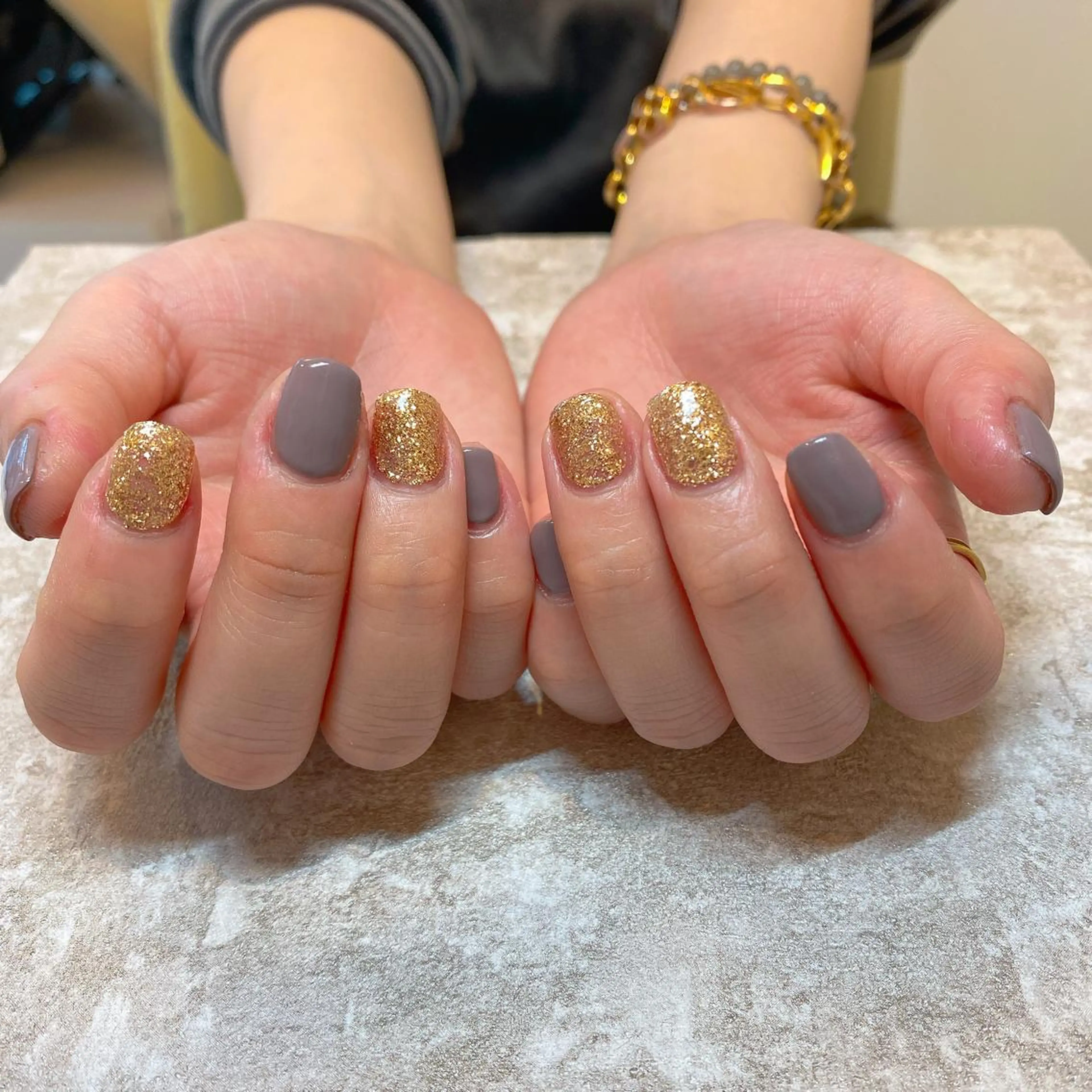 ネイル ゴールド パープル beauty salon RePi所属・B.S. RePiのエステ・リラクイメージ