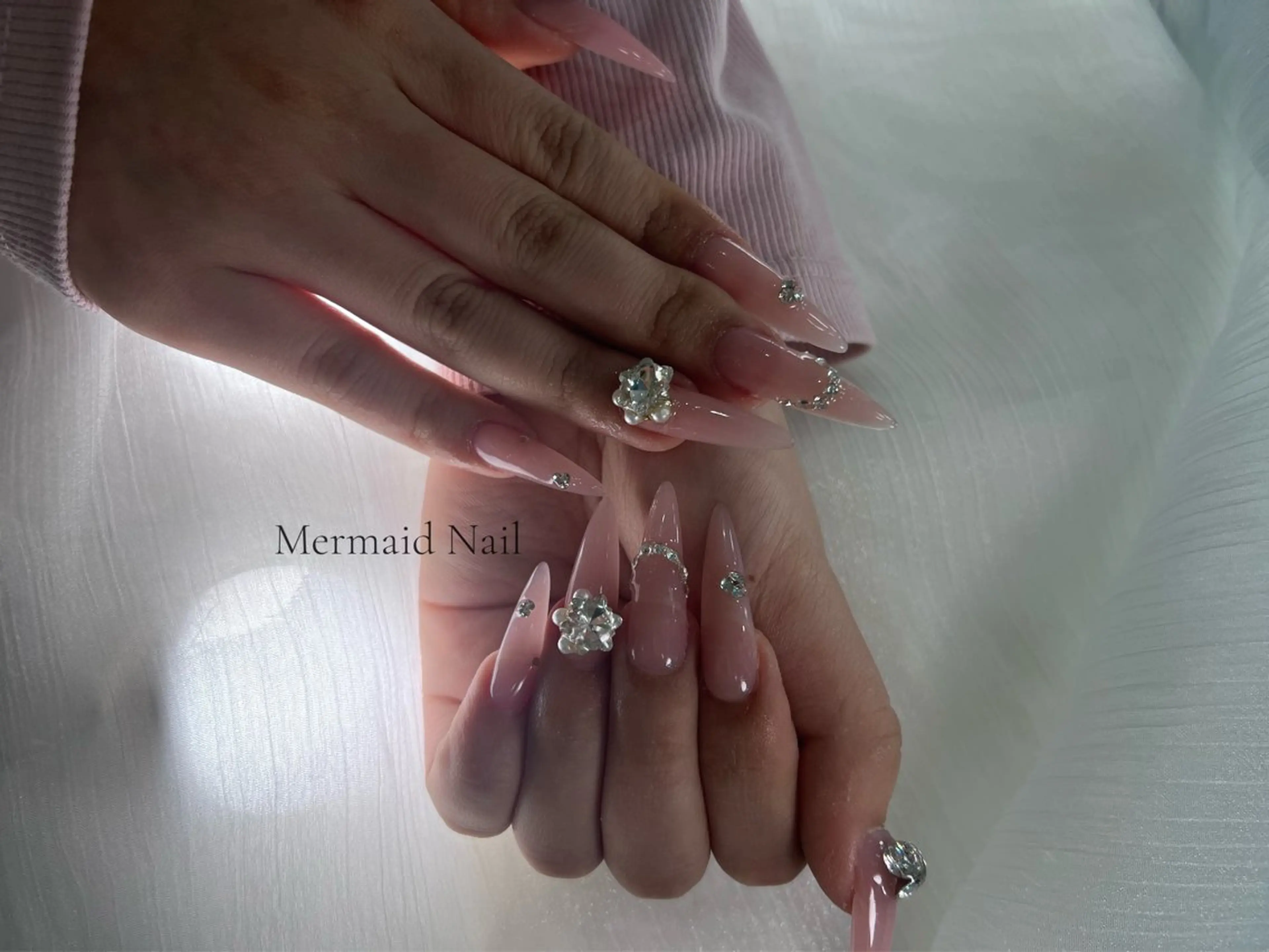 ネイル アートネイル キラキラネイル ピンク スカルプネイル ハンドネイル Mermaid Nailのネイルデザイン