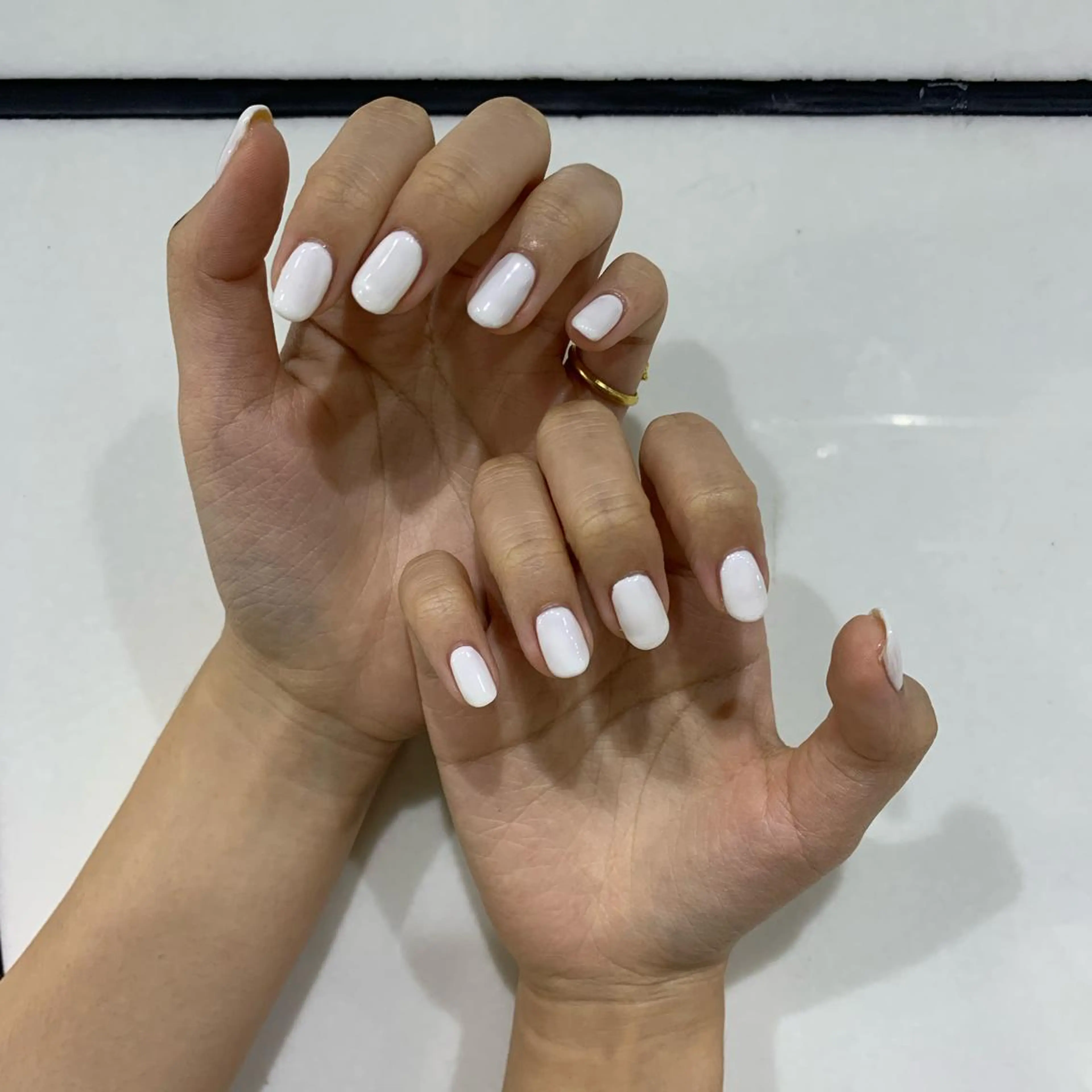 ネイル ワンカラーネイル シンプルネイル ハンドネイル 韓国ヘア🦋 MIYUのヘアスタイル