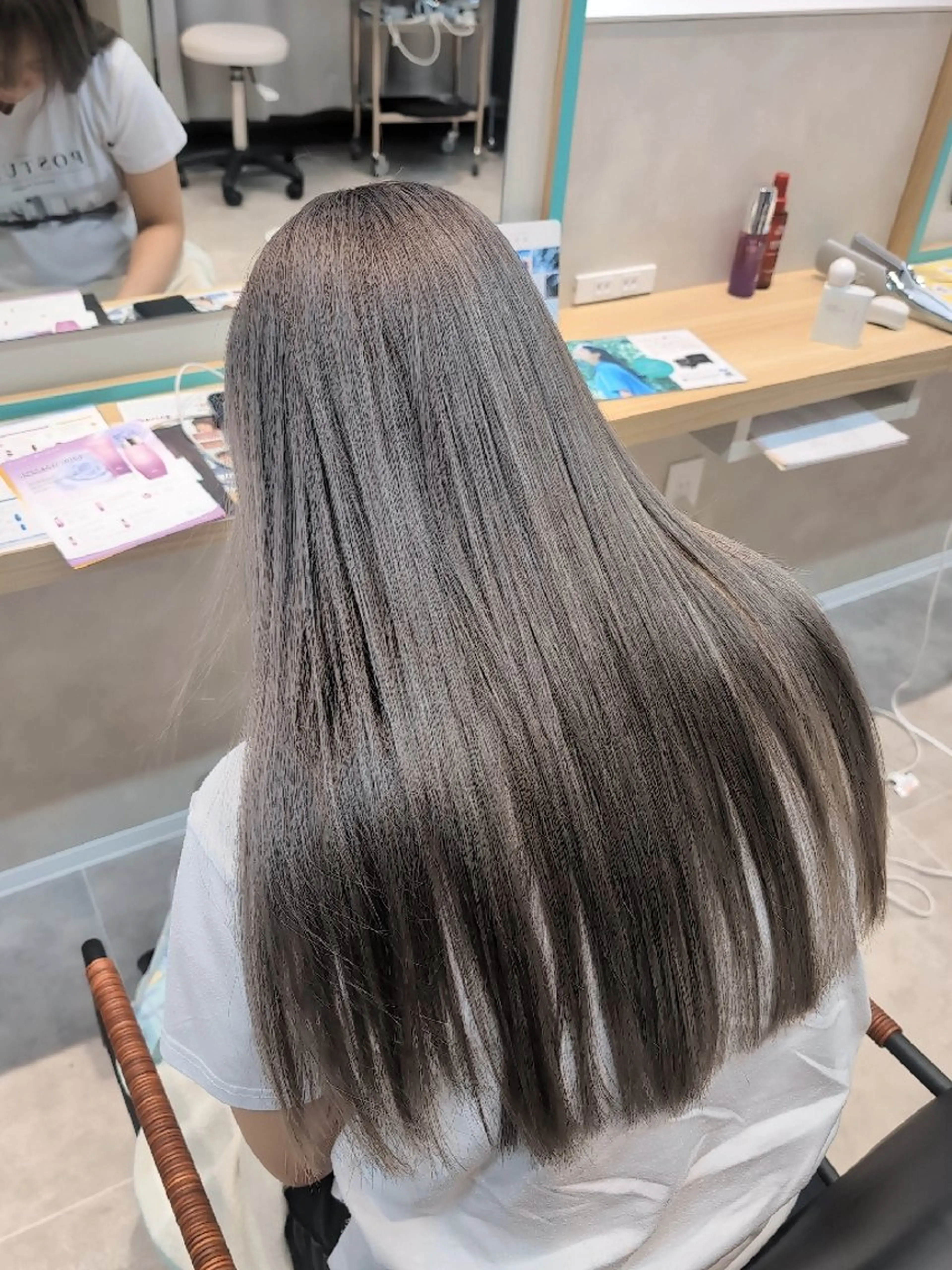 ロング ヘアカラー 田端みおと🐱 SoZoBridgeのヘアスタイル