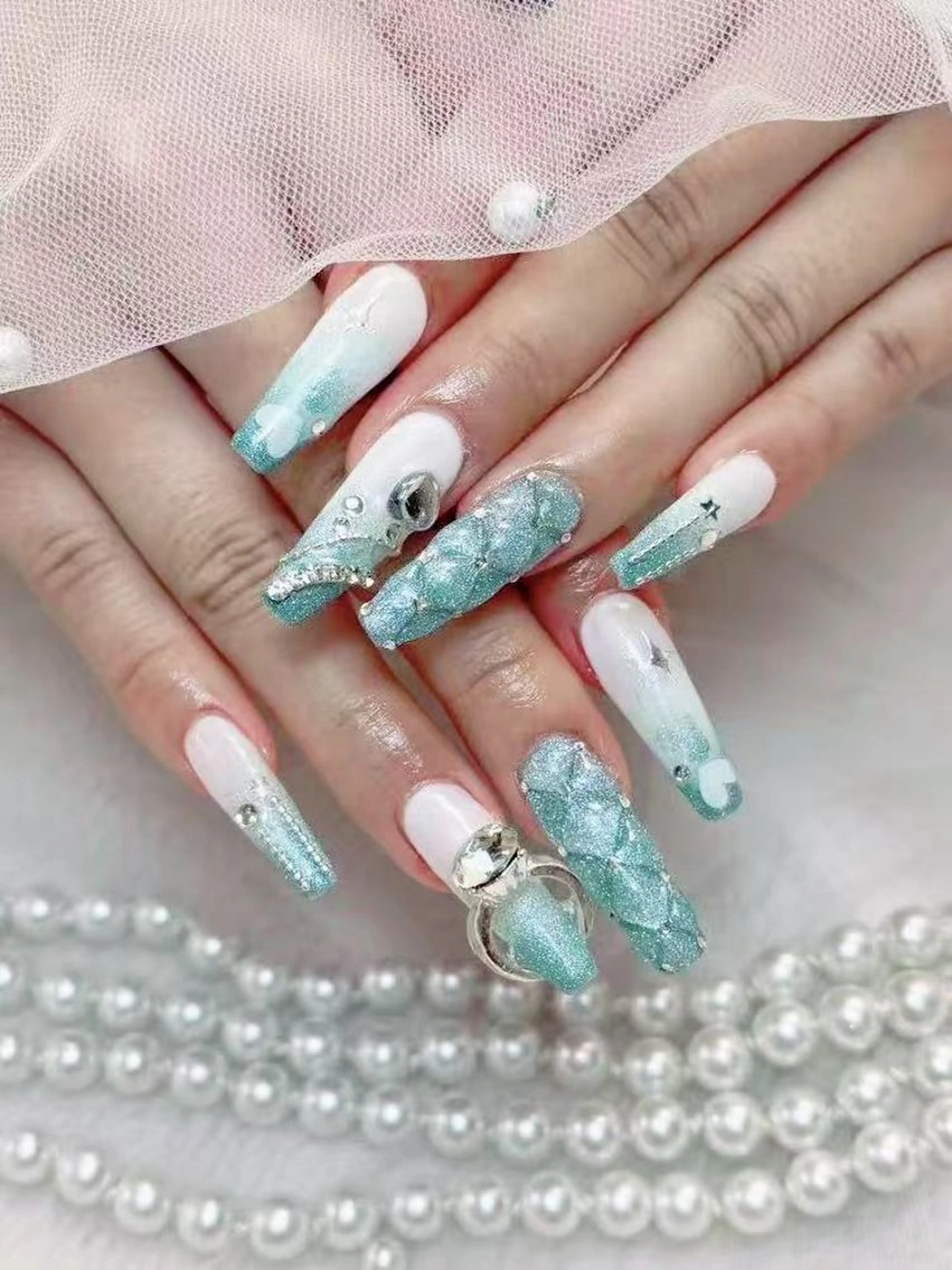 ネイル チョウ チョウのネイルデザイン