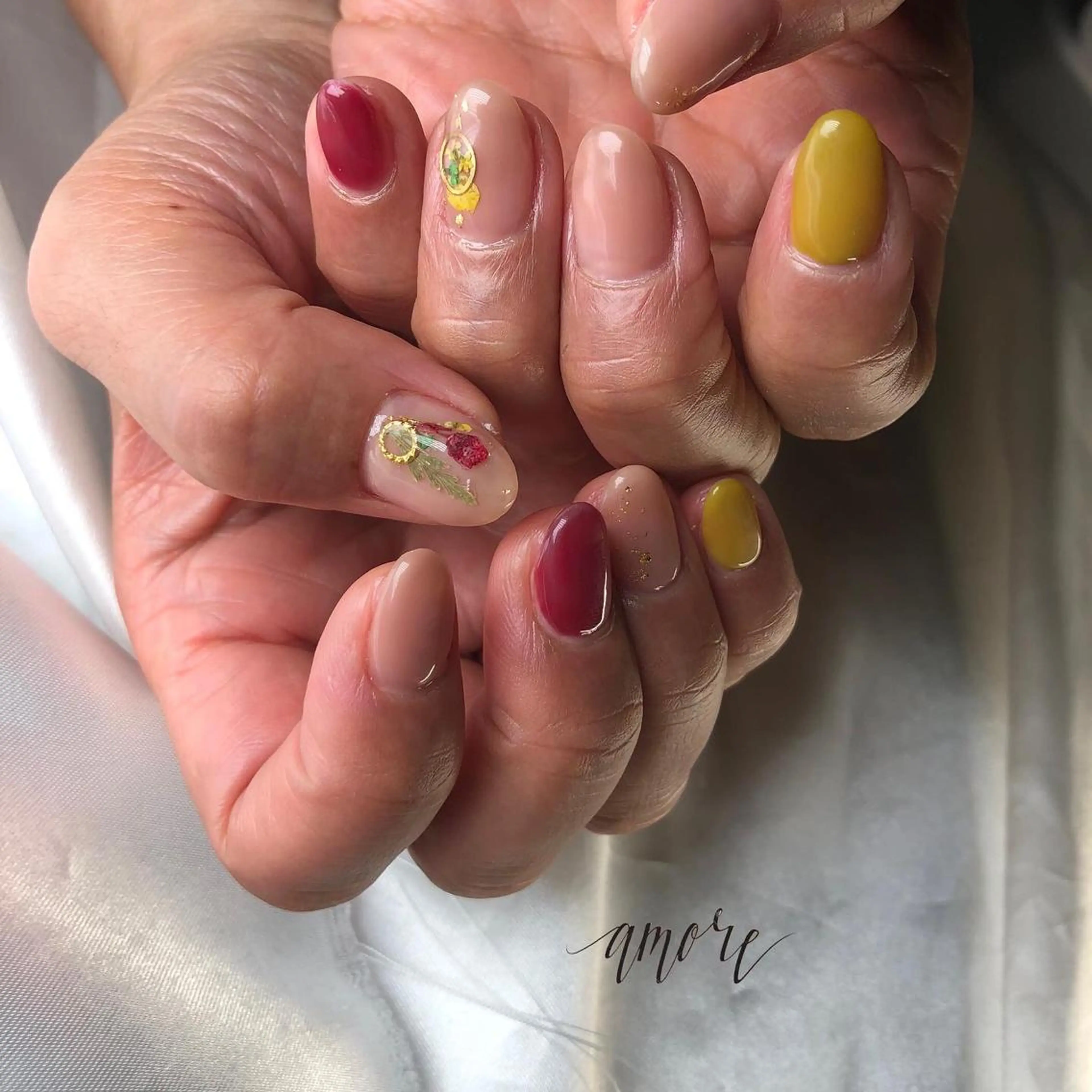 ネイル ジェルネイル 氷ネイル・うるうるネイル マグネットネイル ミラーネイル ニュアンスネイル You kyehwaのネイルデザイン