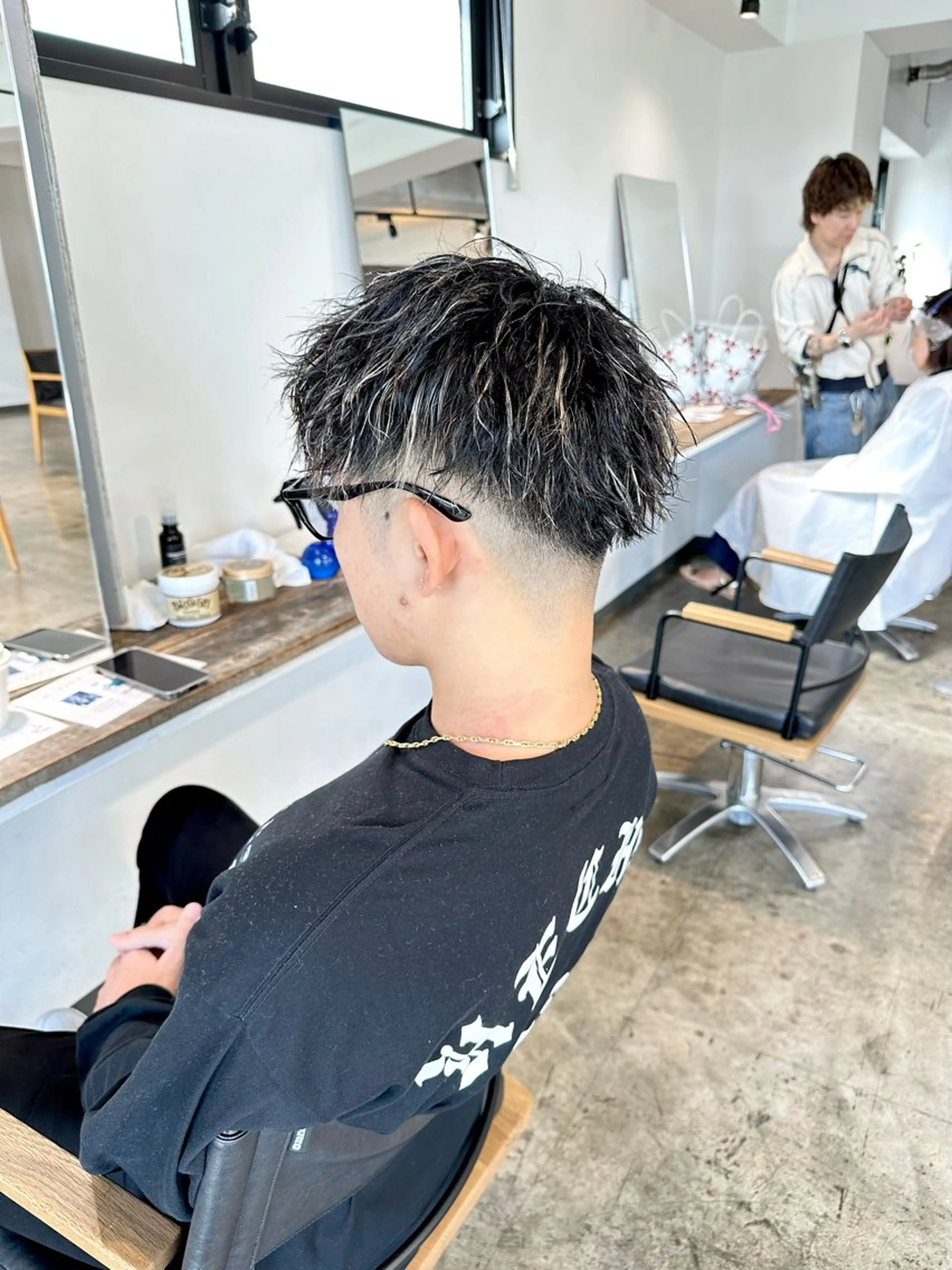メンズ メンズハイライト マッシュ メンズパーマ メンズツイストパーマ 波巻きパーマ カット ヘアカラー トリートメント 骨格補正施術/メンズ 専門美容師/YUYAのヘアスタイル