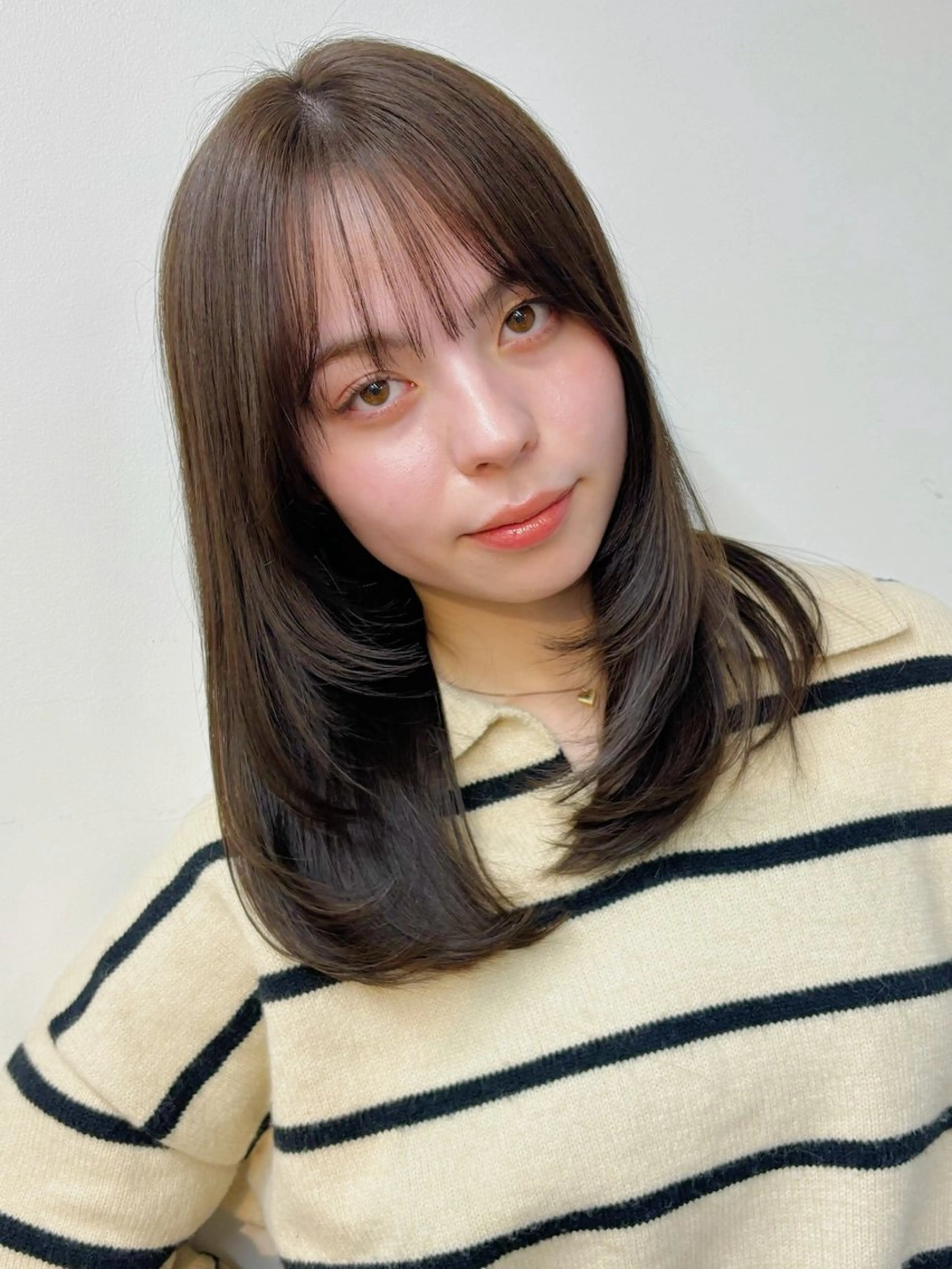 セミロング 顔まわりレイヤー レイヤーカット カット ヘアカラー トリートメント ボブ/ミディアム 親しみやすさ/さくらのヘアスタイル