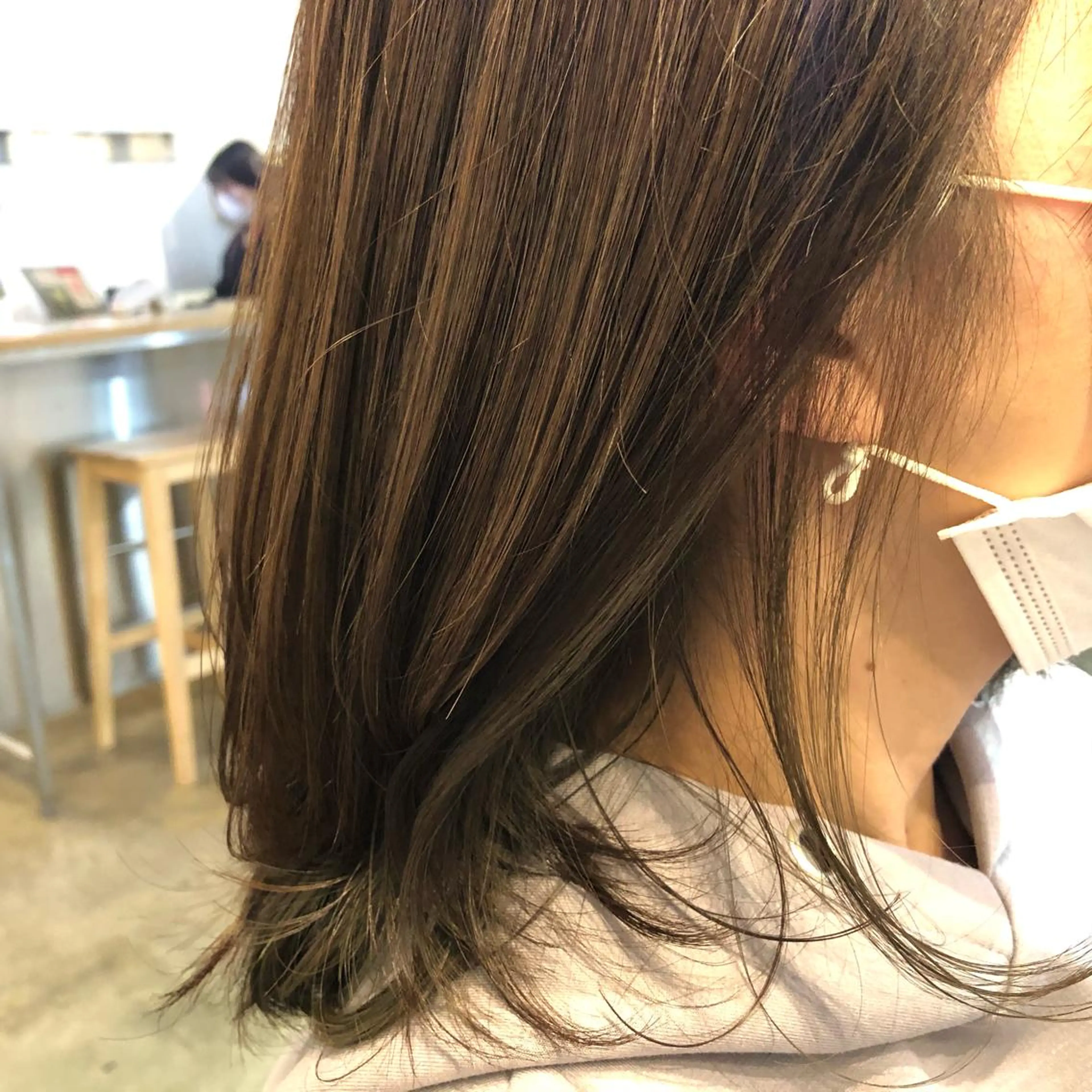 ミディアム カラー イヤリングカラー 江里 太介のヘアスタイル