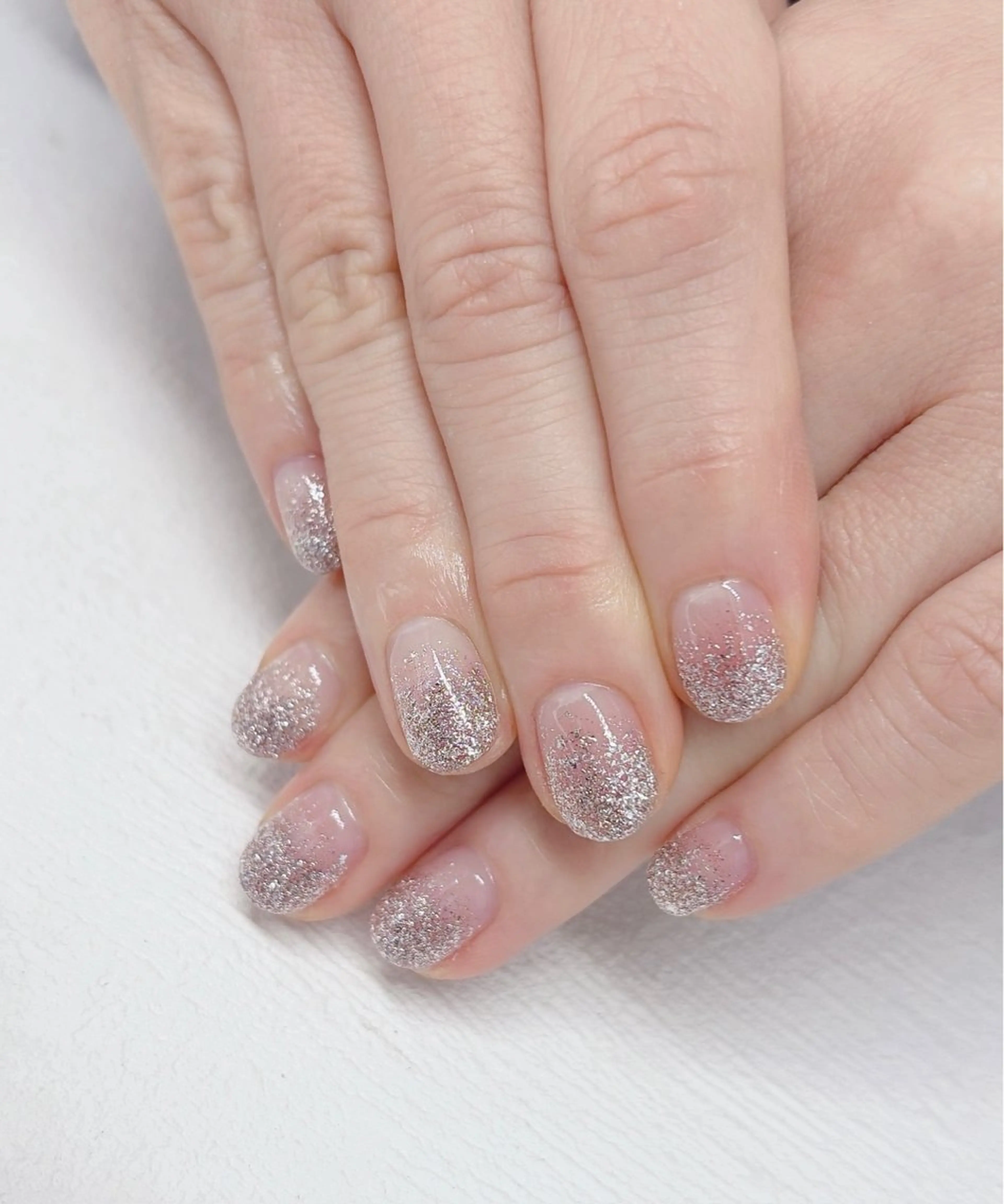 ネイル グラデーション ラメ(グリッター) ラメグラデーション Ayana🐺 Ada立川店🩵ᩚのネイルデザイン