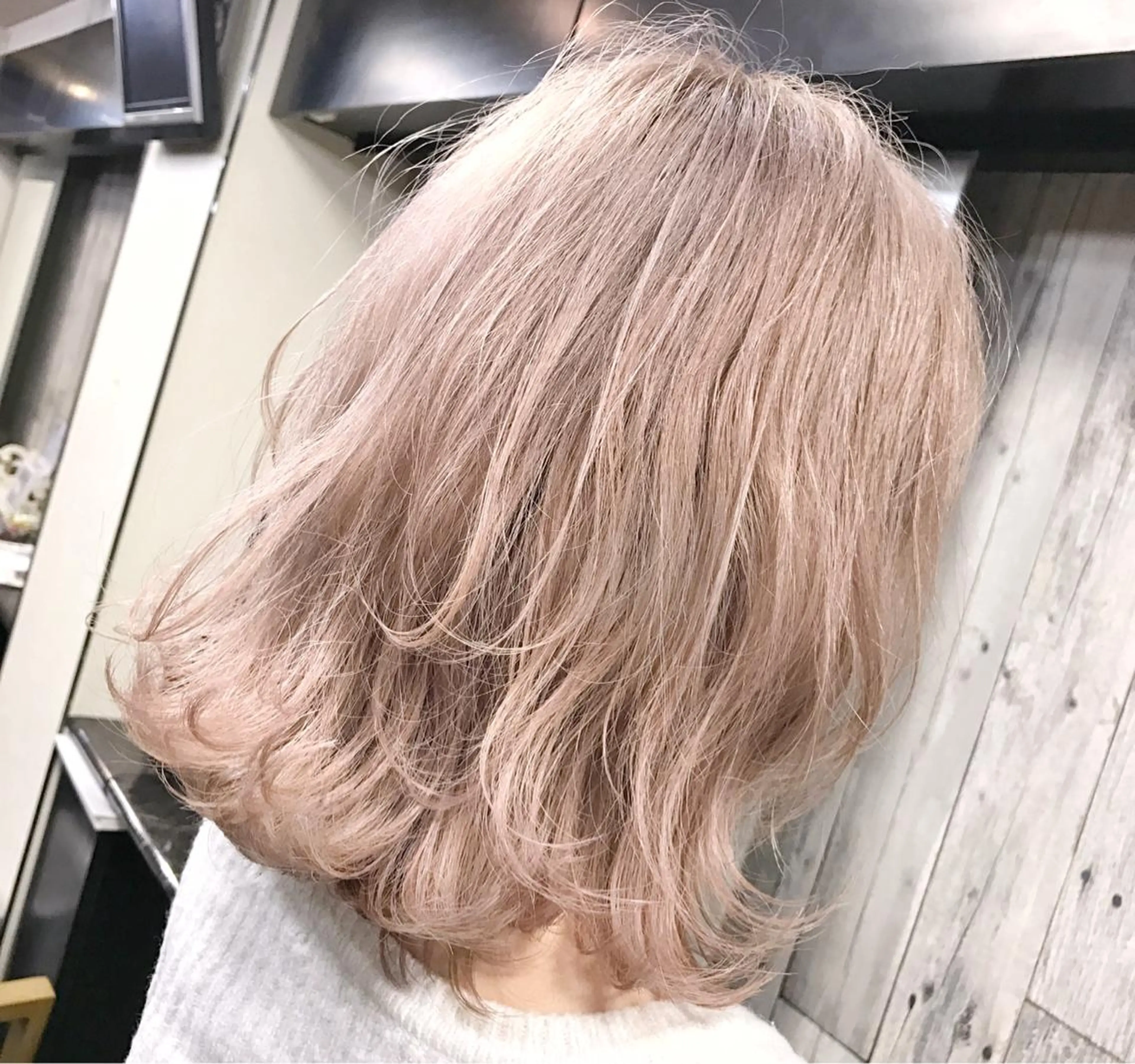 ミディアム 塩川 和弥のヘアスタイル
