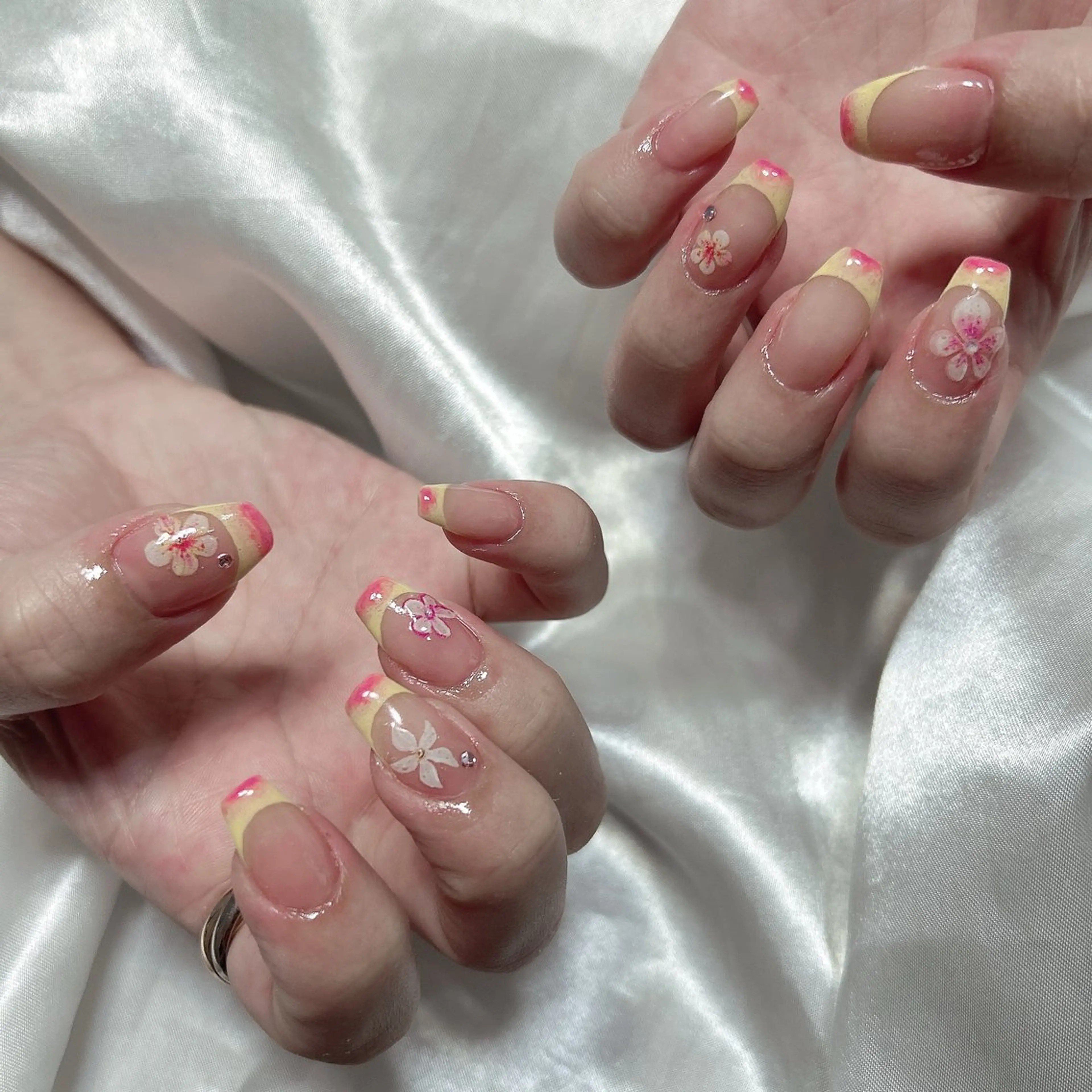 ネイル フレンチネイル 持ち込み ハンドネイル フットネイル Adite nailのネイルデザイン