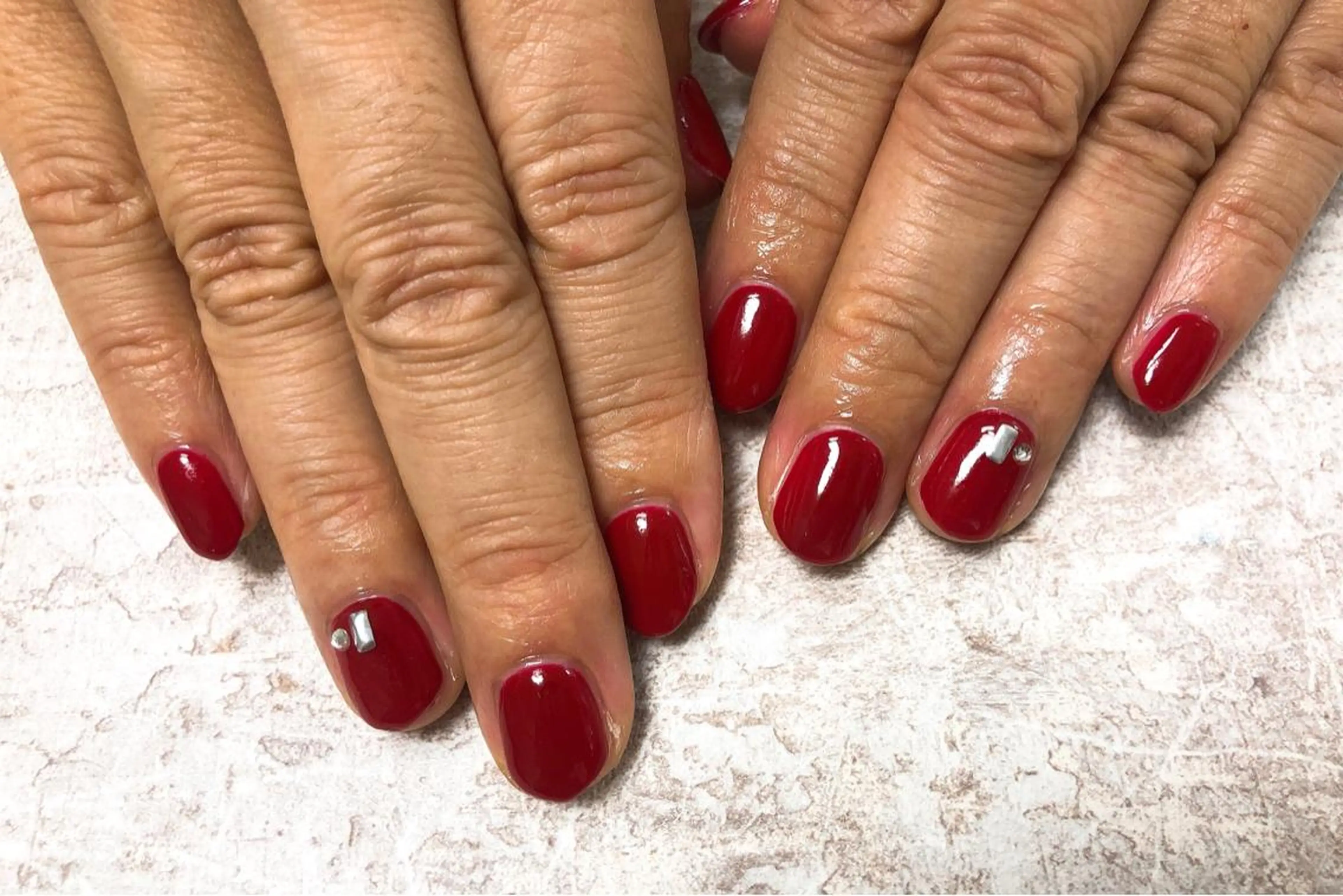 ネイル 赤色 ハンドネイル Mogu nail 二子玉川のネイルデザイン