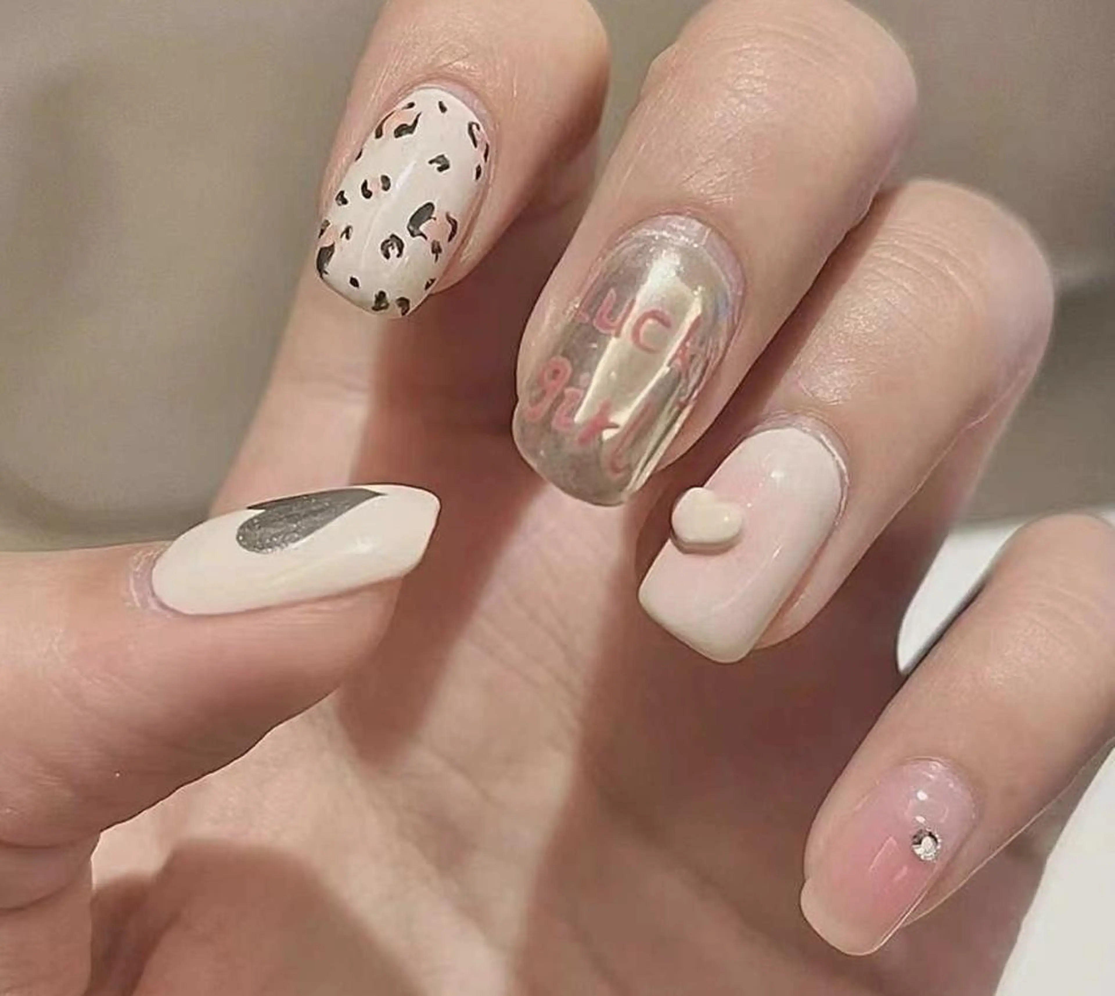 ネイル VIVIAN エイのネイルデザイン