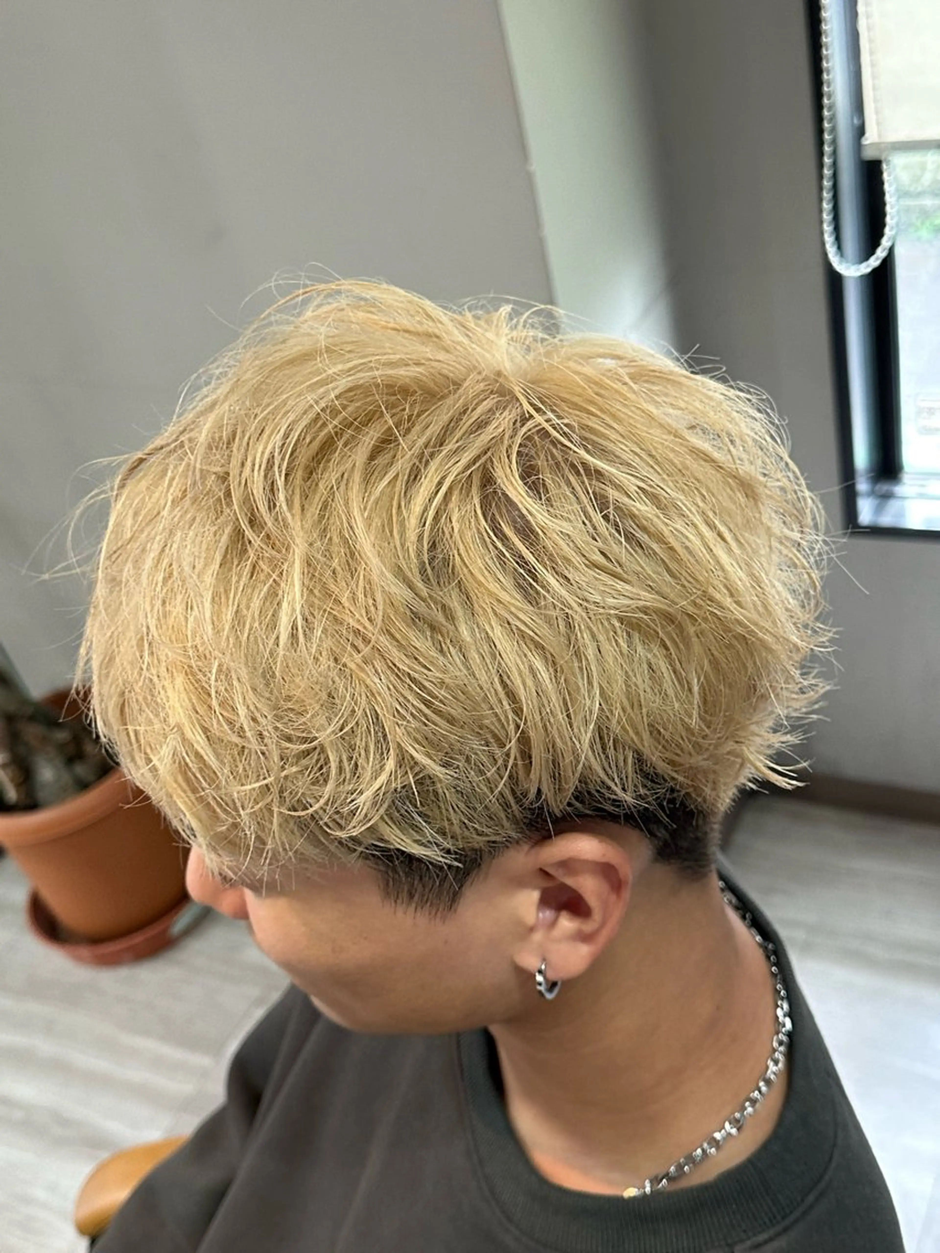 メンズ メンズハイトーン arika オケシ　リョウダイのヘアスタイル