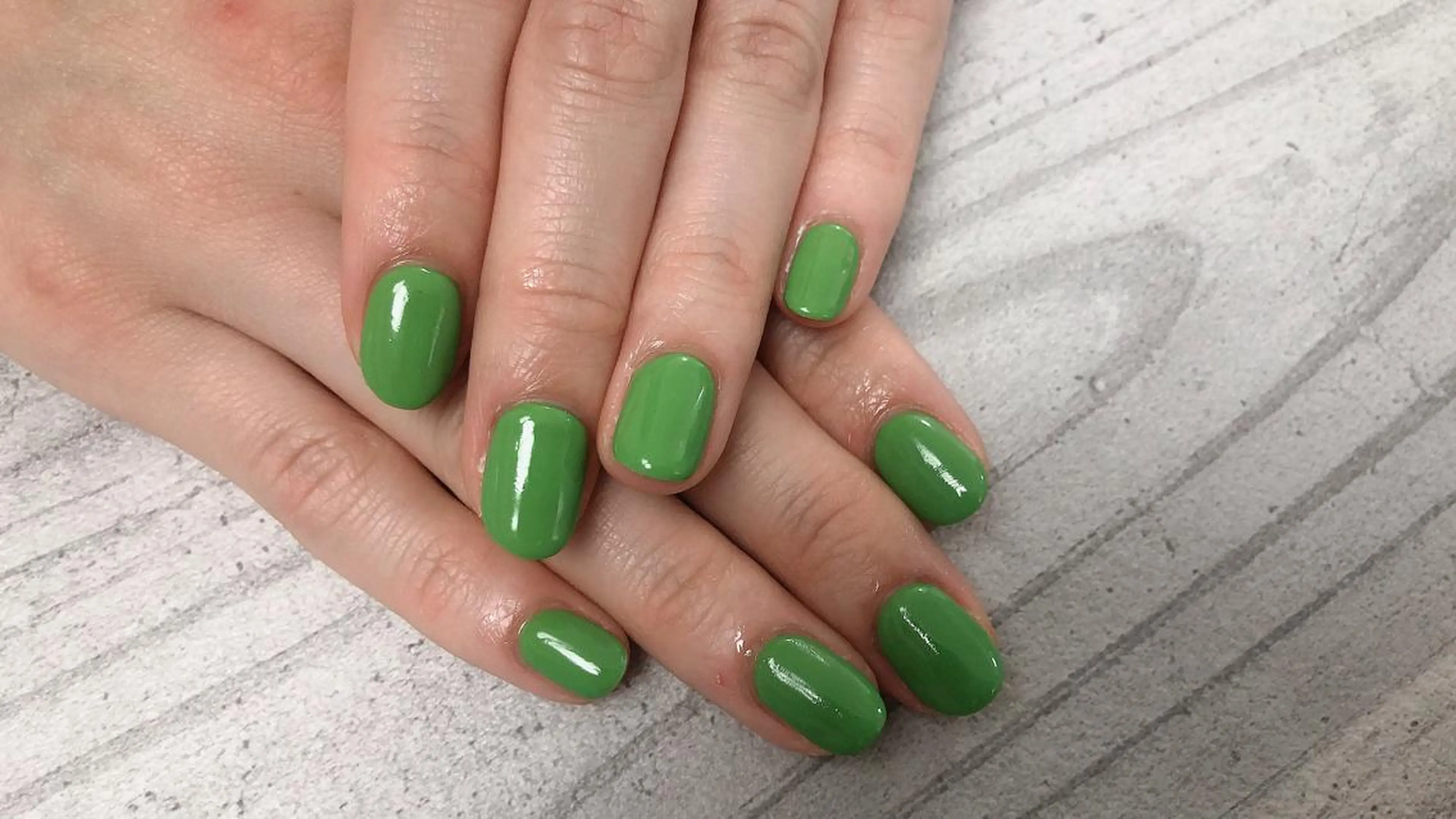 ネイル グリーン ワンカラーネイル ハンドネイル Mogu nail 二子玉川のネイルデザイン