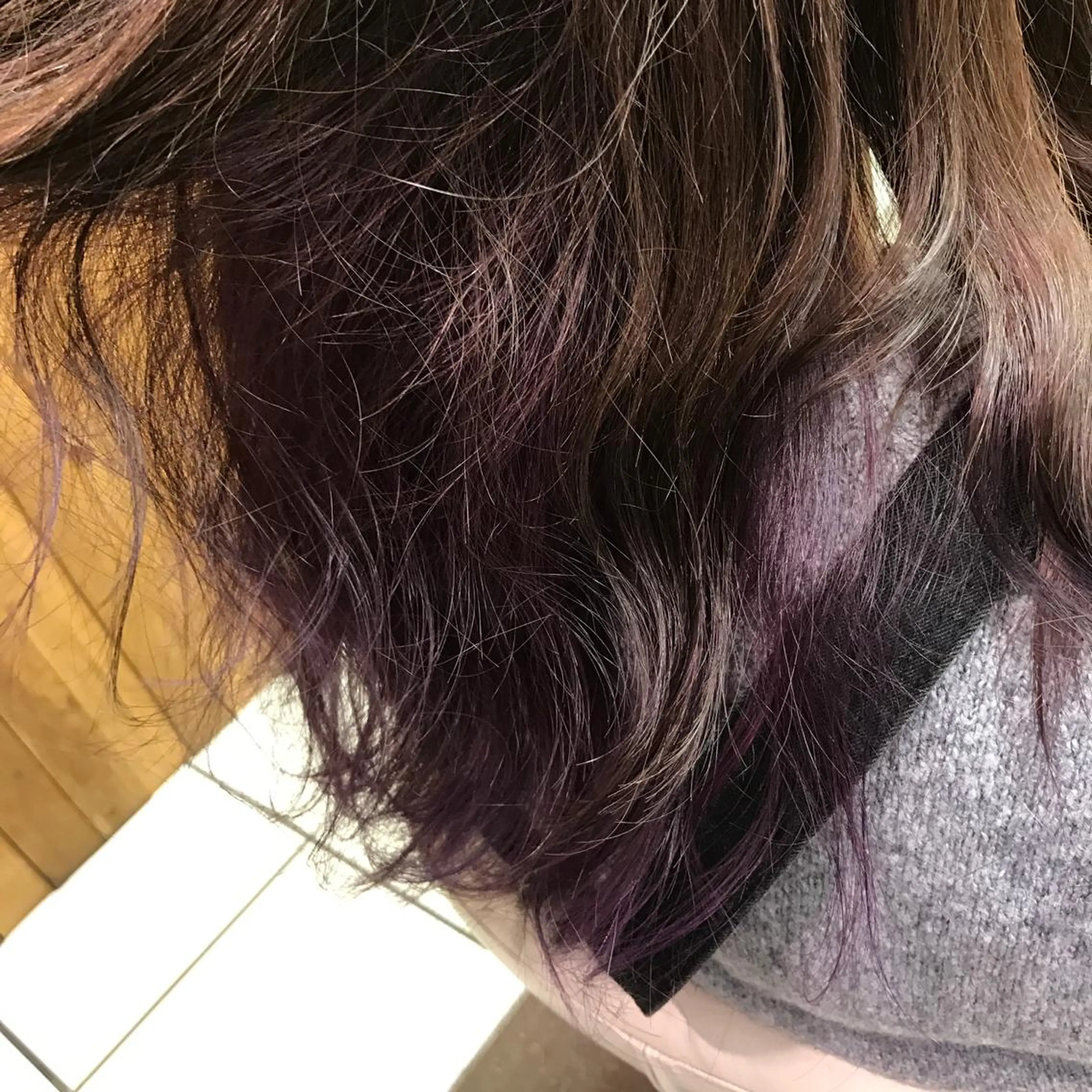 セミロング ロング カラー インナーカラー バイオレットカラー にった みずきのヘアスタイル