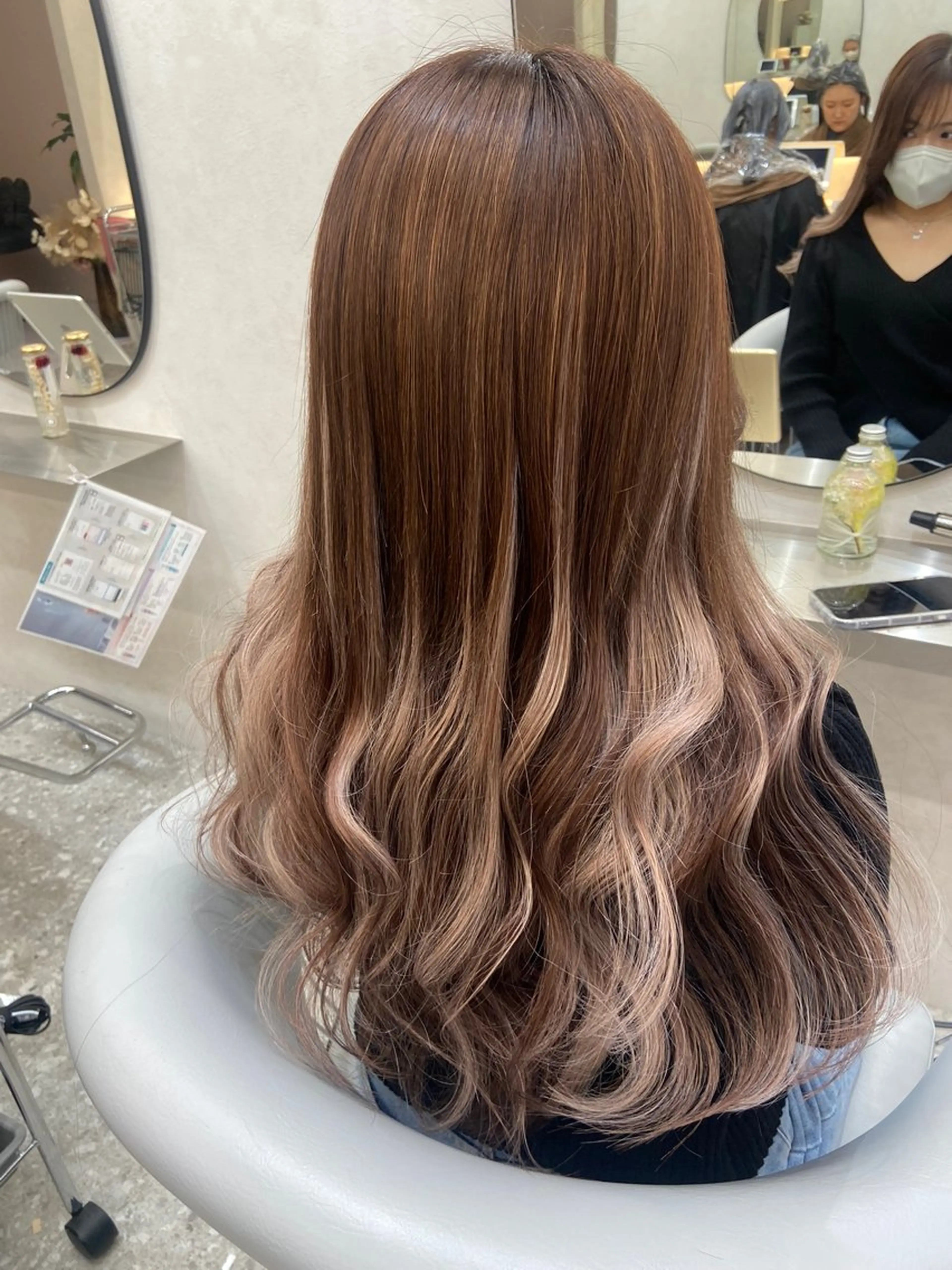 ロング カラー シールエクステ グラデーションカラー ハイライトカラー エクステ ハイライト カット ヘアカラー エクステ 新宿/韓国ヘア 中明度カラー/かやのヘアスタイル