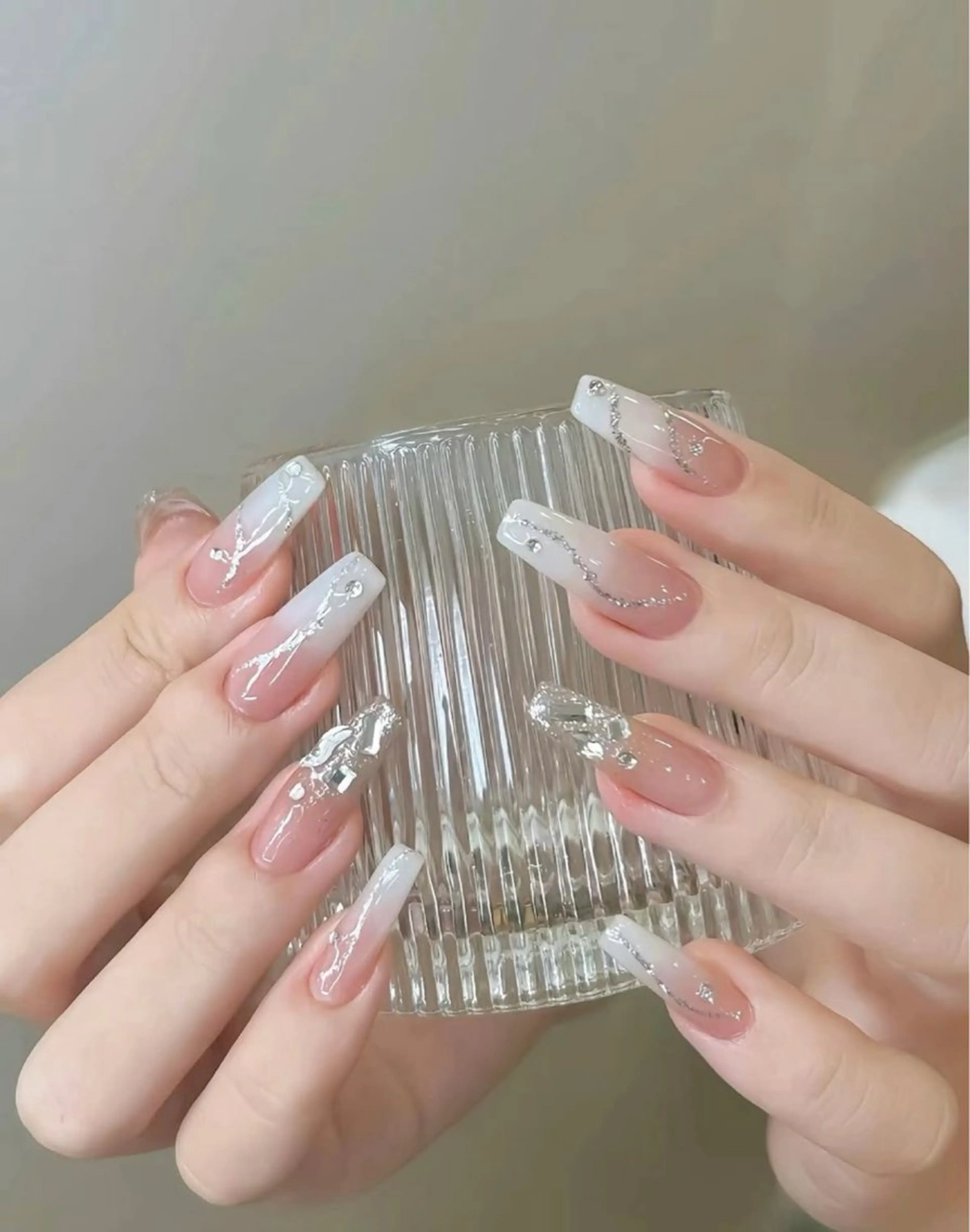 ネイル 長さ出し フレンチネイル グラデーション 卒業式 マグネットネイル ハンドネイル MIHANA NAILのネイルデザイン