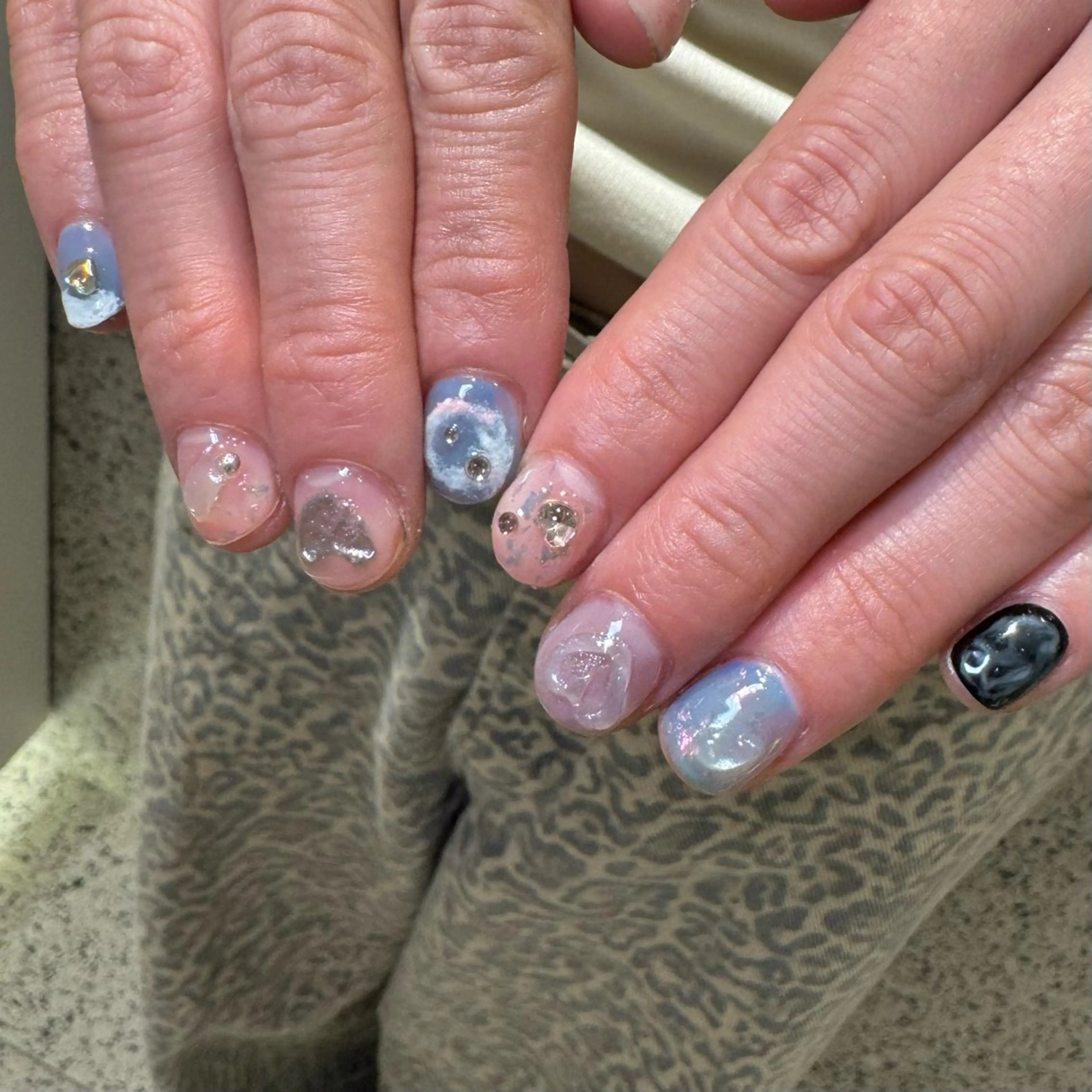 ネイル ニュアンスネイル ハンドネイル RIEKO🍒 ワンホン♡推しネイルのネイルデザイン