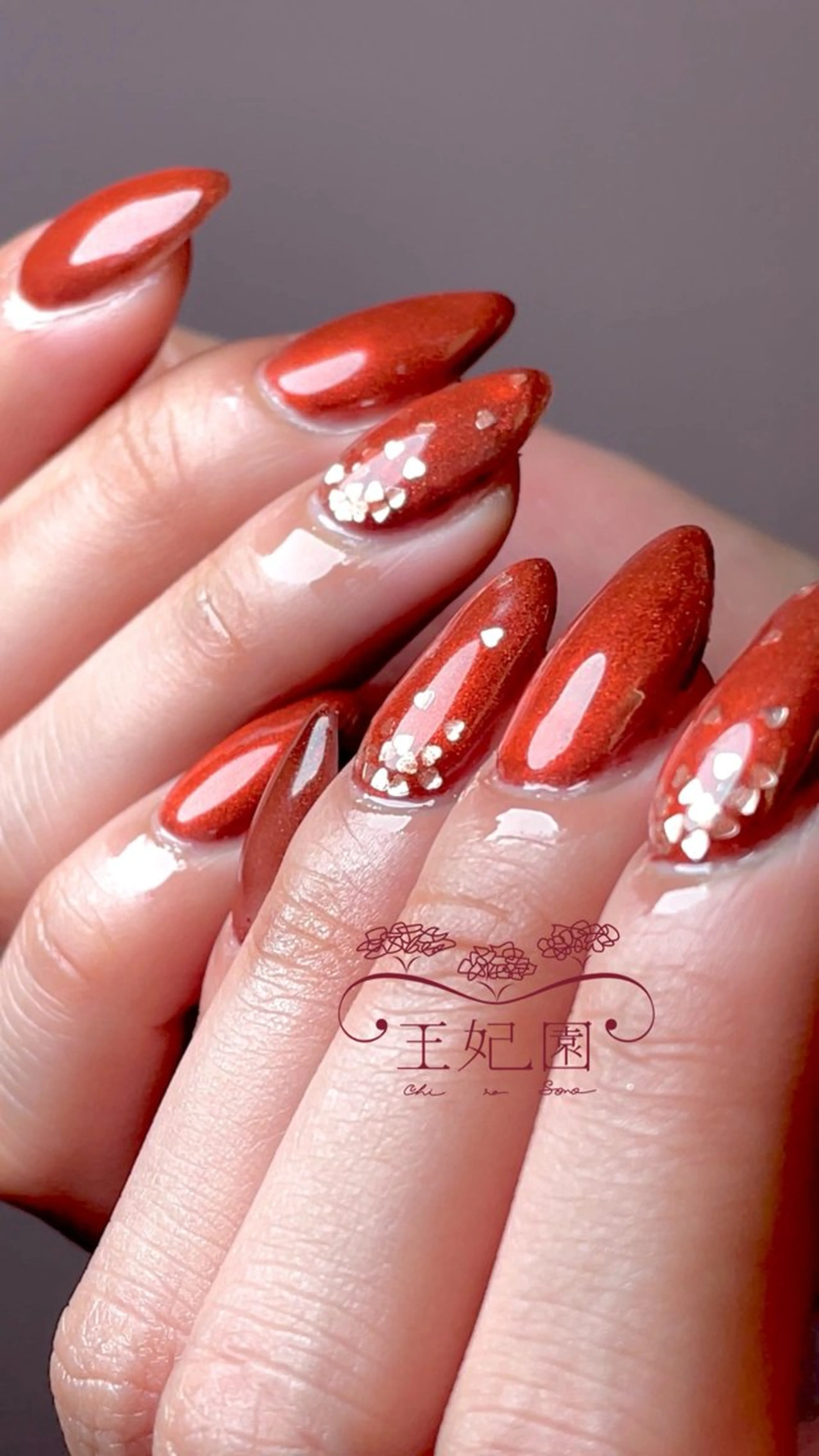 ネイル ハート 赤色 nail salon王妃の園所属・王妃の園 ohinosonoのネイルデザイン