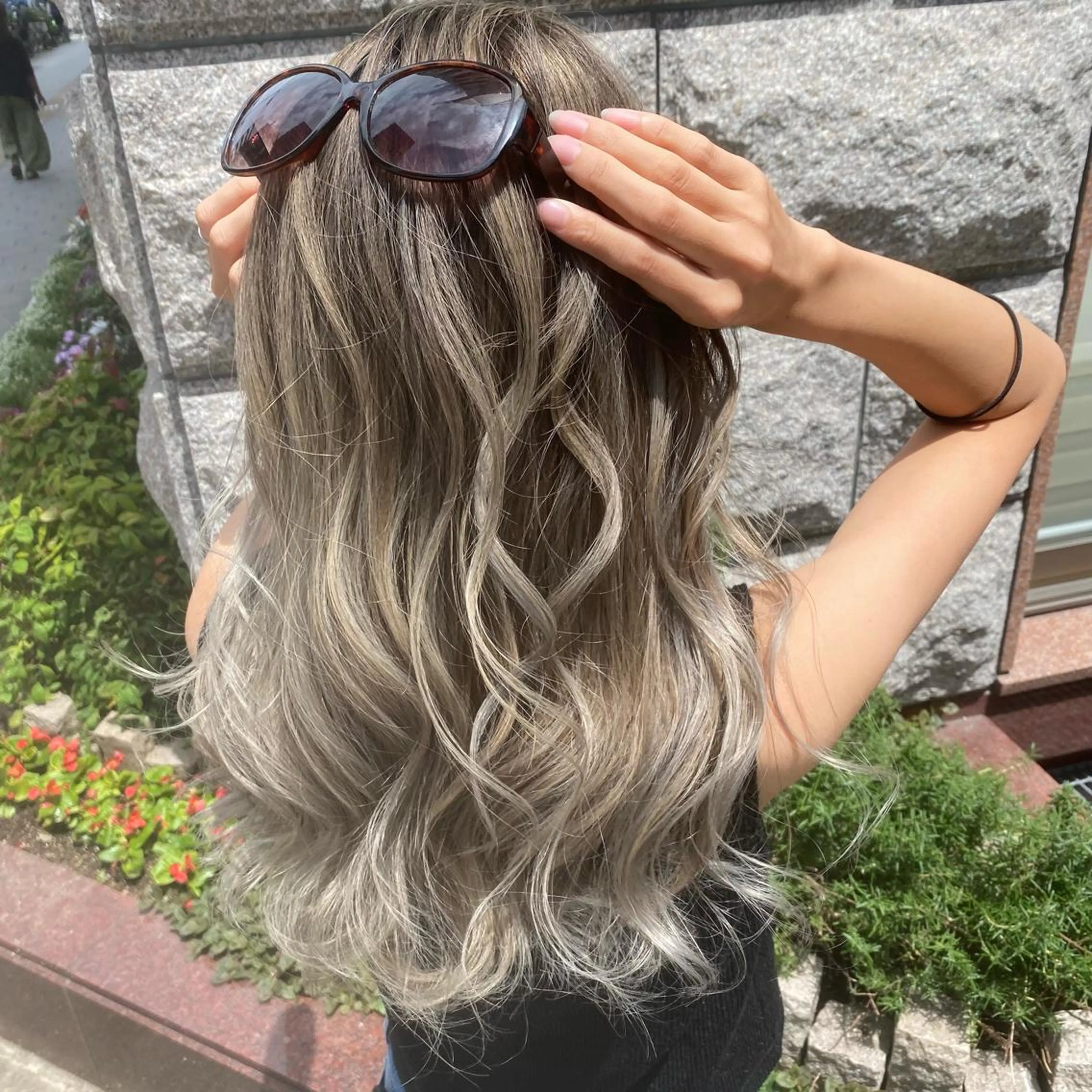 ロング カラー シールエクステ特化 ハイトーン、NANAのヘアスタイル