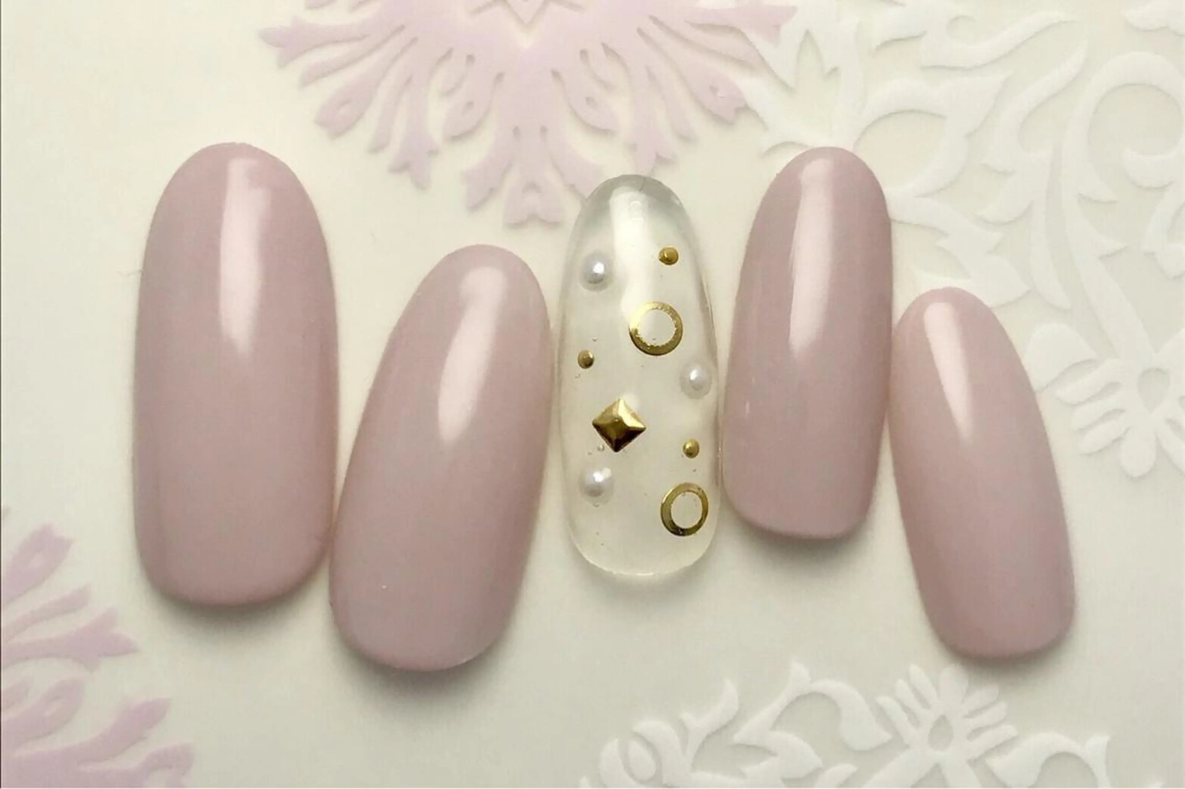 ネイル ストーンネイル Verest 西荻窪のネイルデザイン