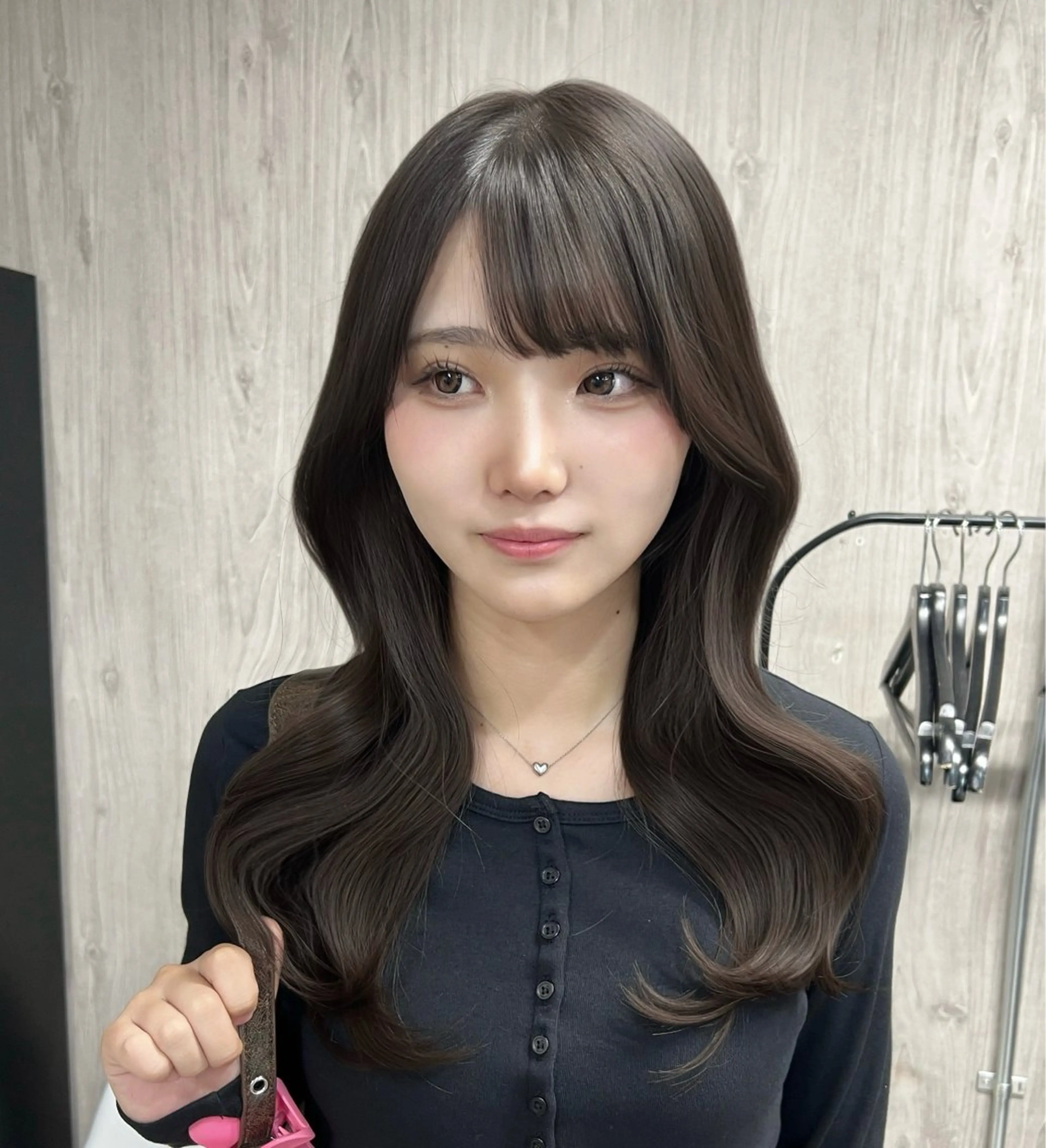 ロング くびれヘア 韓国風ヘア レイヤーカット カット ヘアカラー lafit kaedeのヘアスタイル
