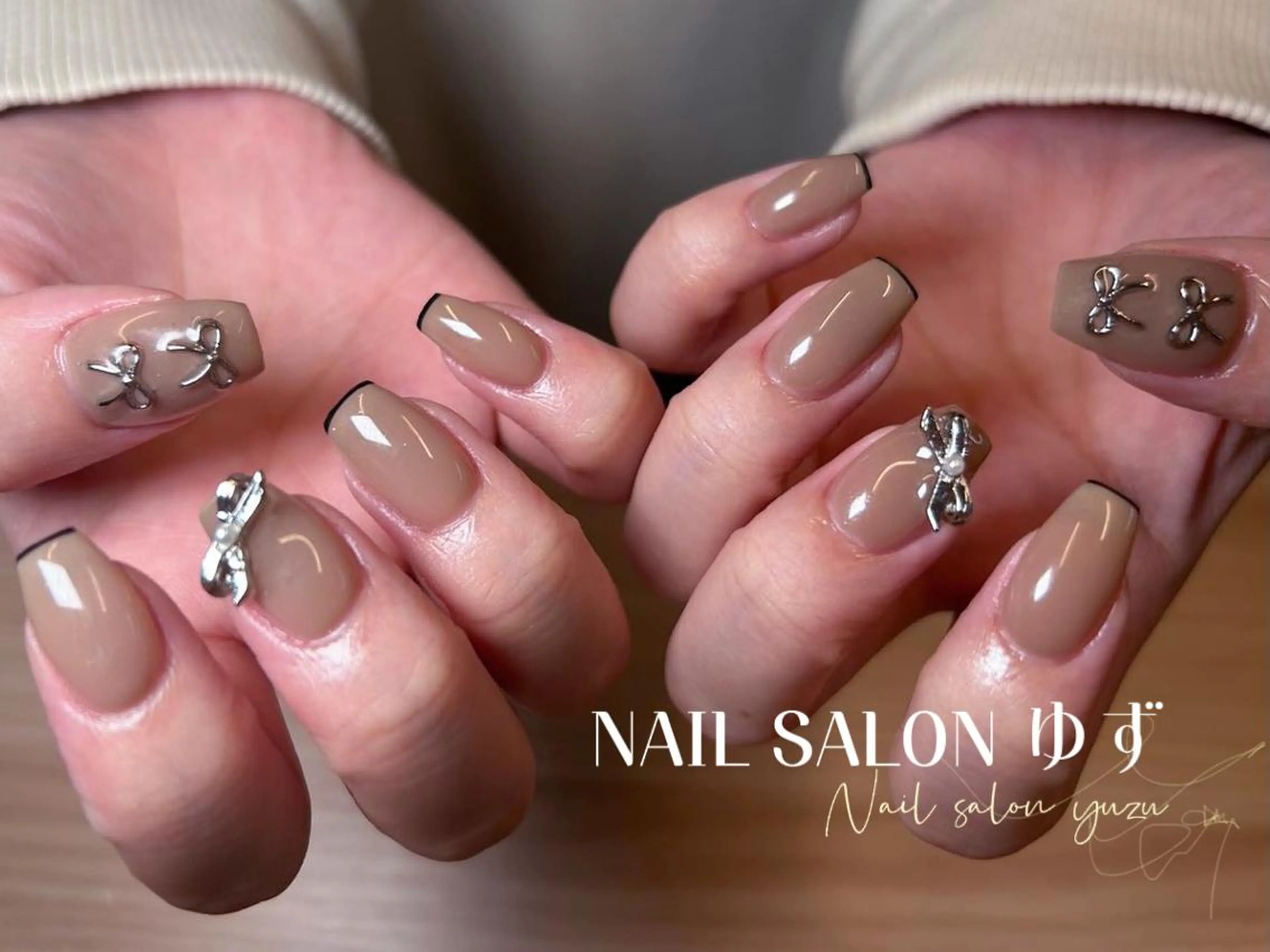 ネイル チークネイル ジェルネイル キラキラネイル パラジェル ワンホンネイル ハンドネイル MAKI💚💚💚 秋葉原.のネイルデザイン