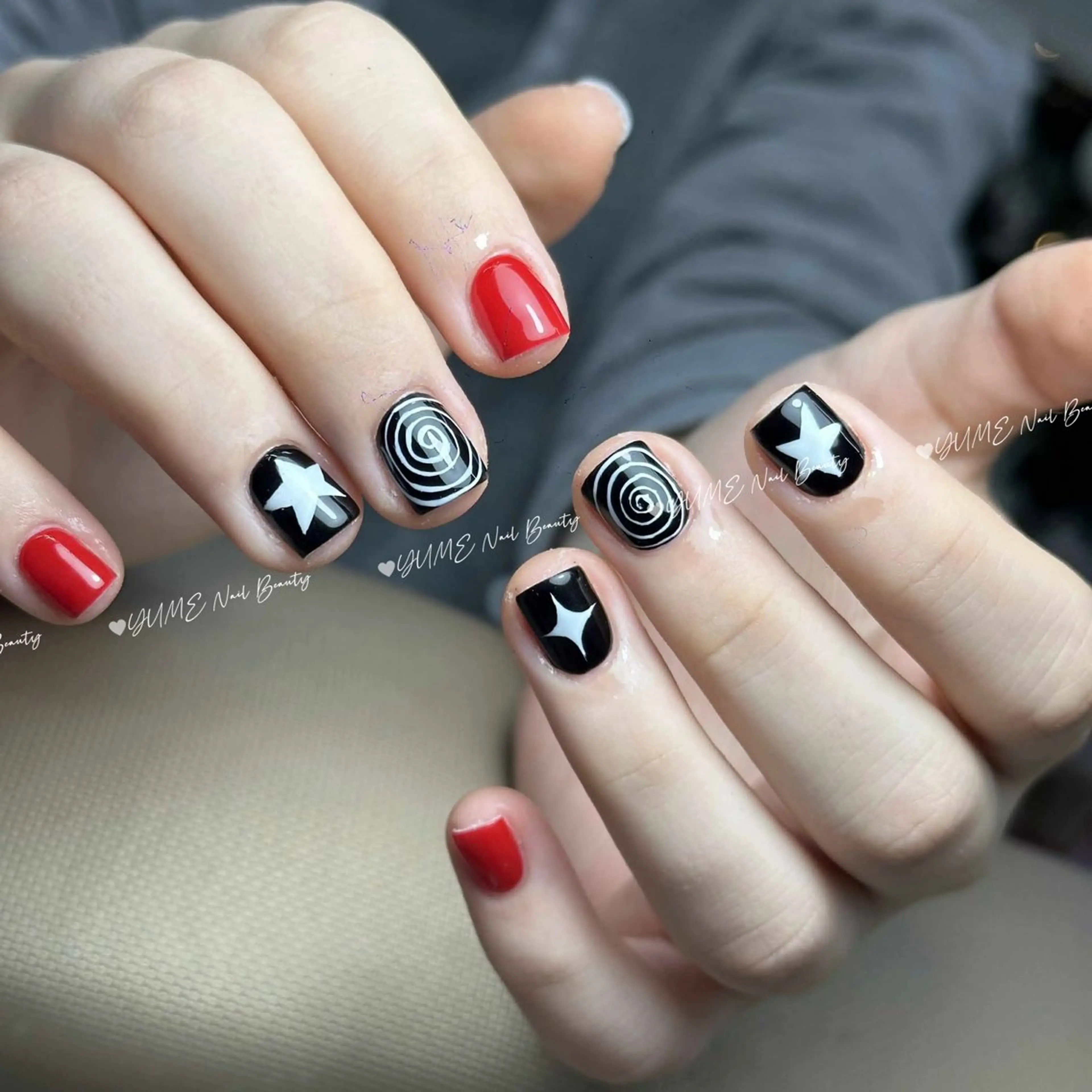 ミディアム ハンドネイル ガー NAILのネイルデザイン