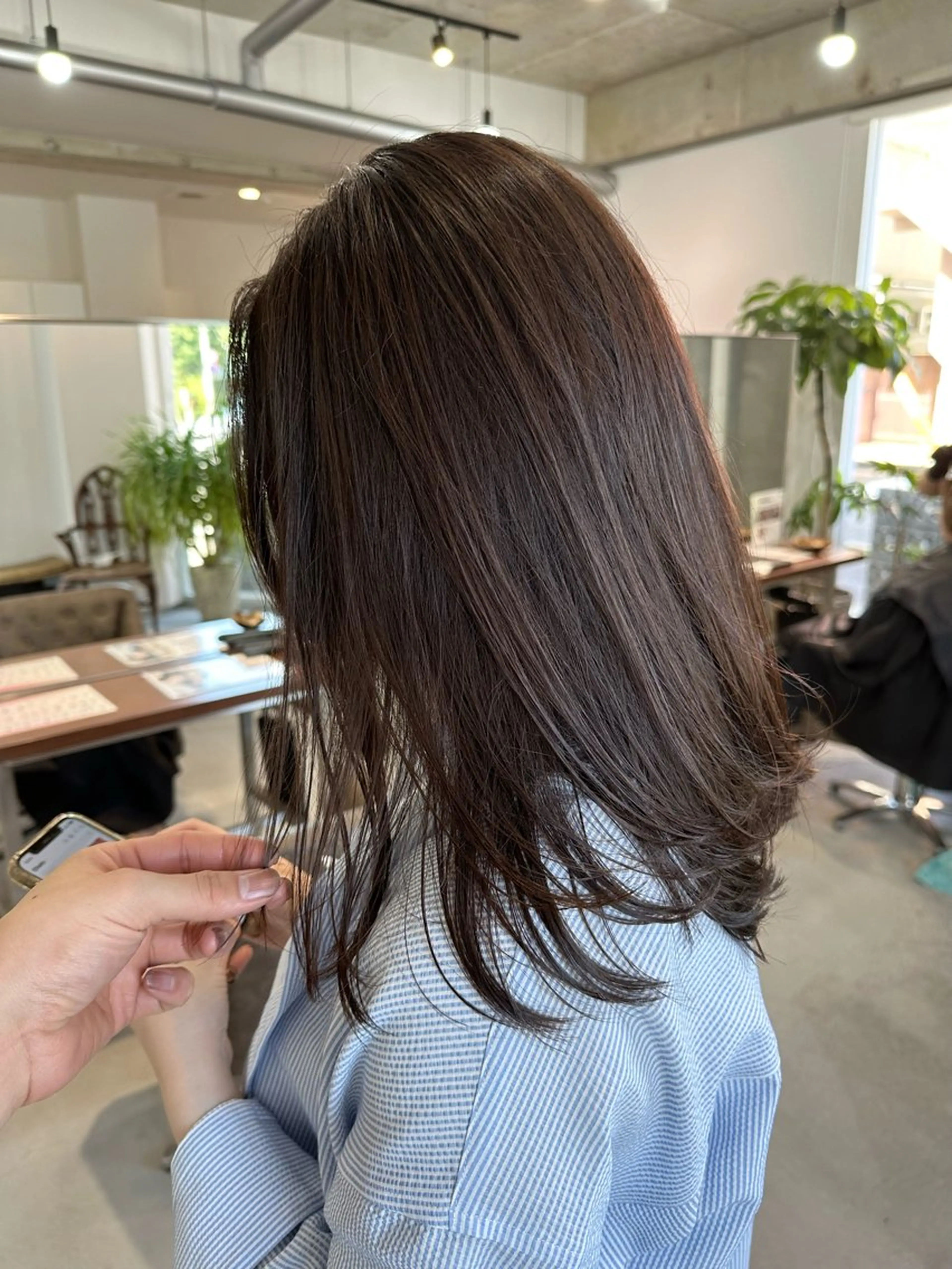 ロング カラー オリーブカラー 顔周りカット レイヤーカット カット ヘアカラー トリートメント カイリ /レイヤーカットのヘアスタイル