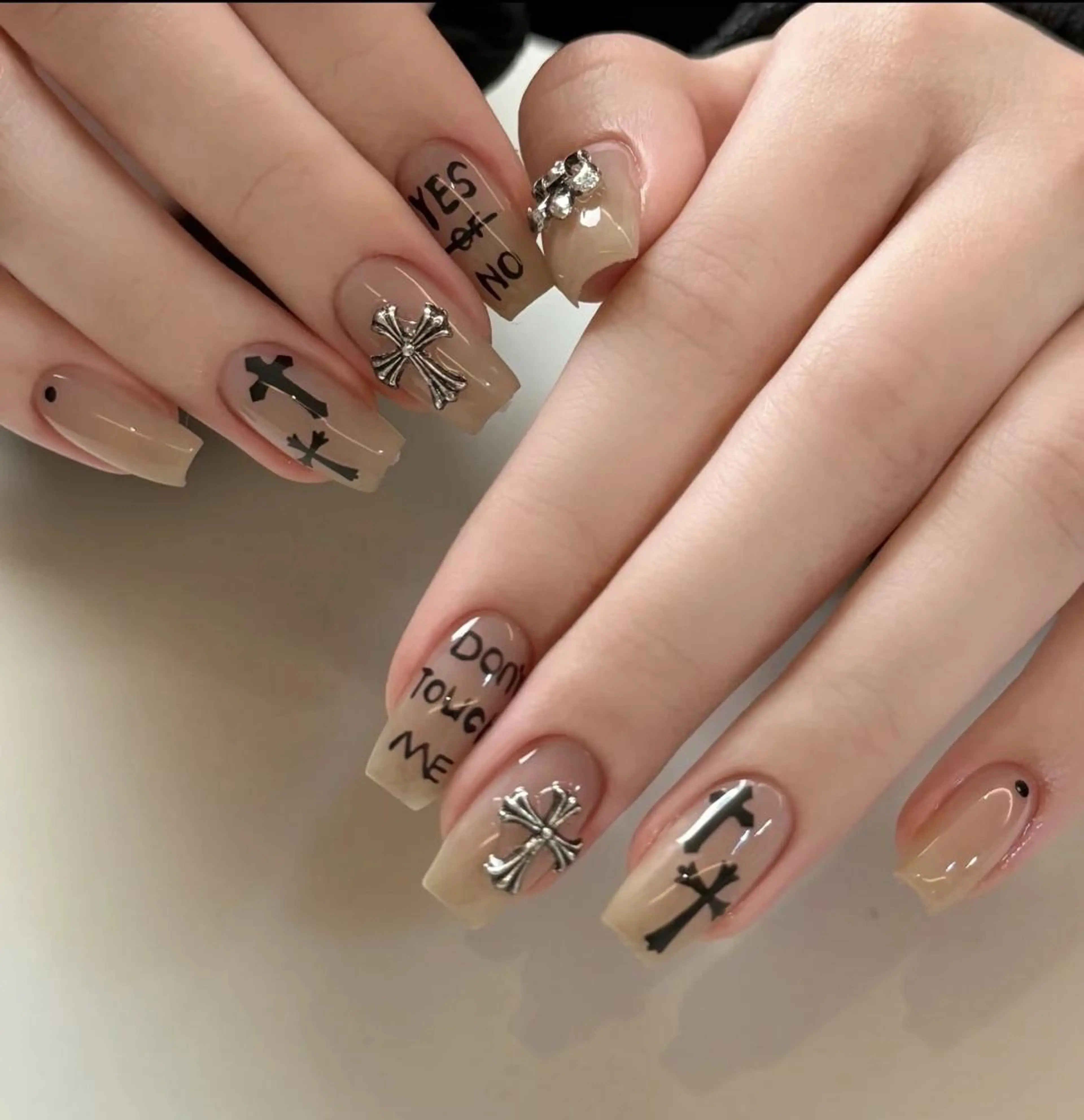 ネイル AB マツエクネイルサロンのネイルデザイン