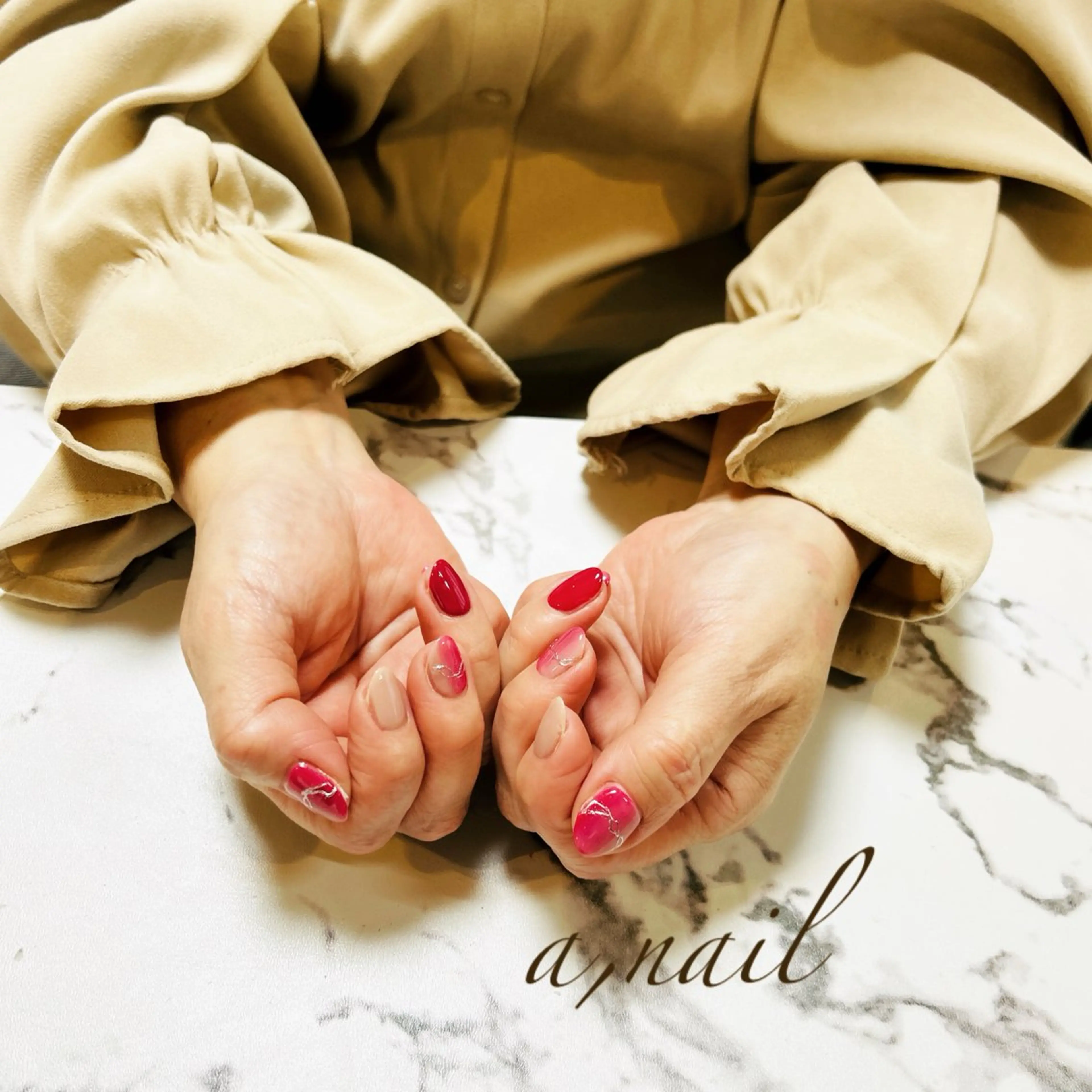 ネイル グラデーション キラキラネイル ミラーネイル オフィスネイル シンプルネイル ネイルサロン エーネイルのネイルデザイン