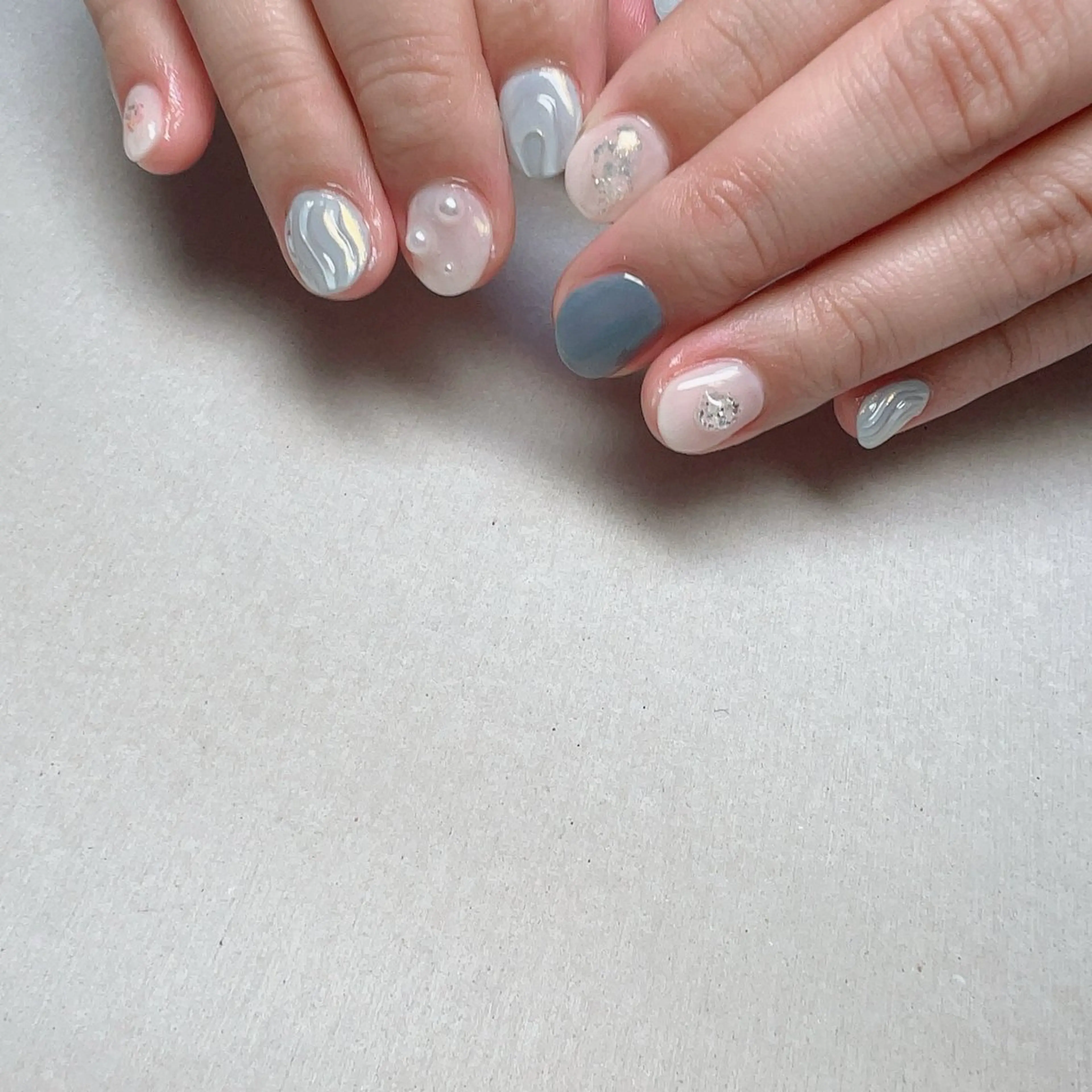 ネイル ブルー ジェルネイル マグネットネイル 持ち込み ニュアンスネイル irooo 21のネイルデザイン