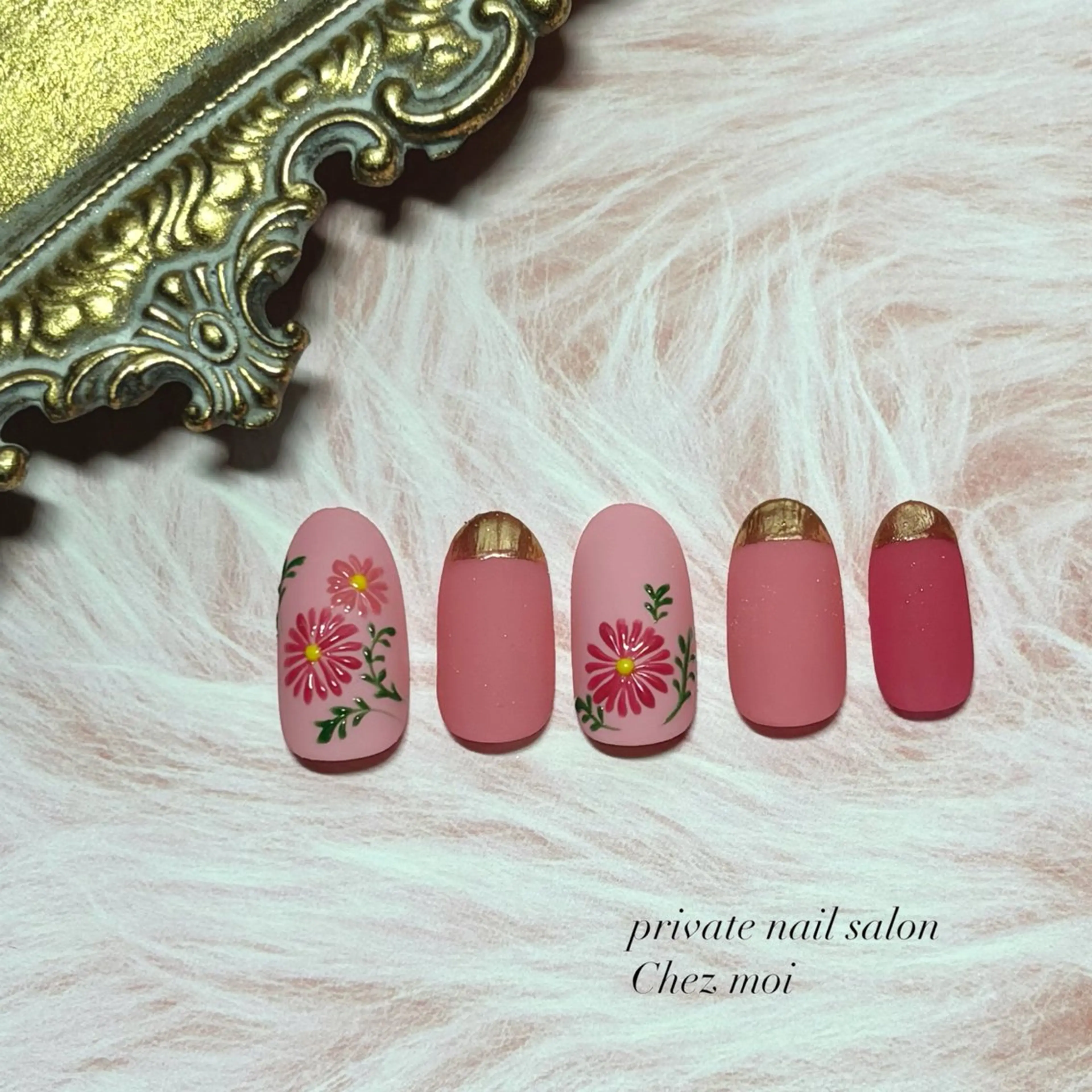 ネイル KOMINE TOMOKOのネイルデザイン