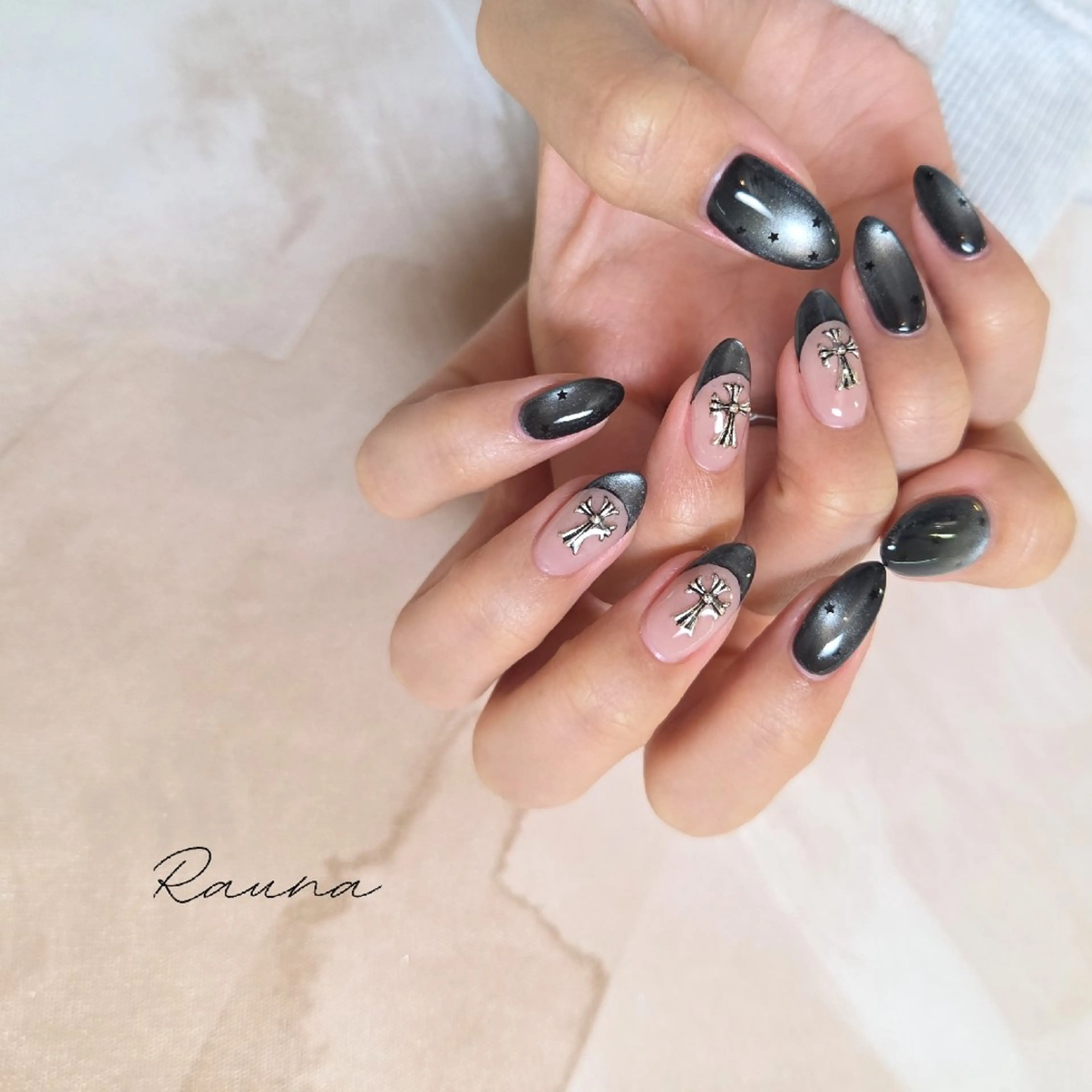 ネイル ハンドネイル Rauna nailsalon のネイルデザイン