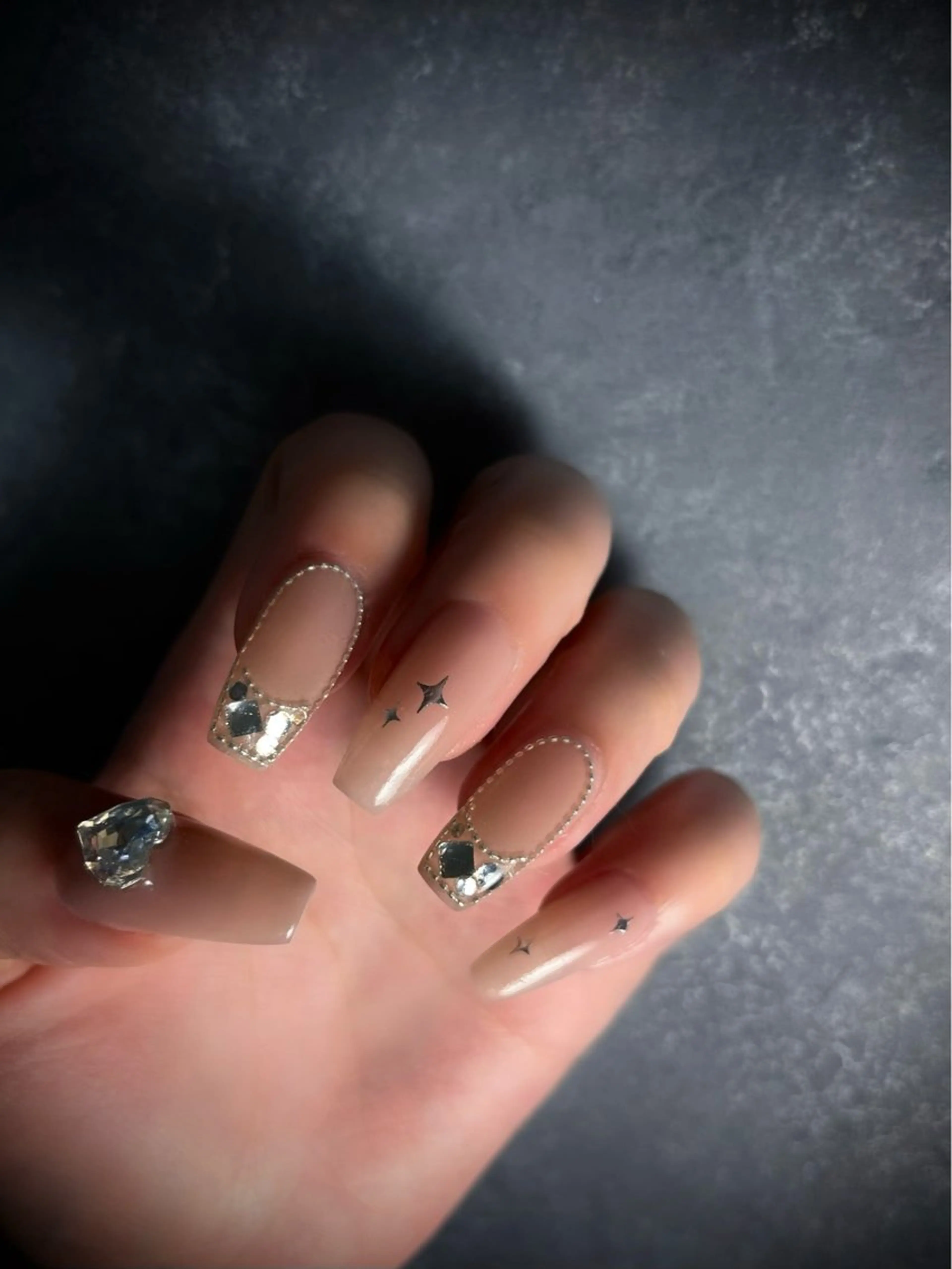 ネイル キラキラネイル マグネットネイル ワンカラーネイル スカルプネイル ワンホンネイル nine.🦋 YUKOのネイルデザイン