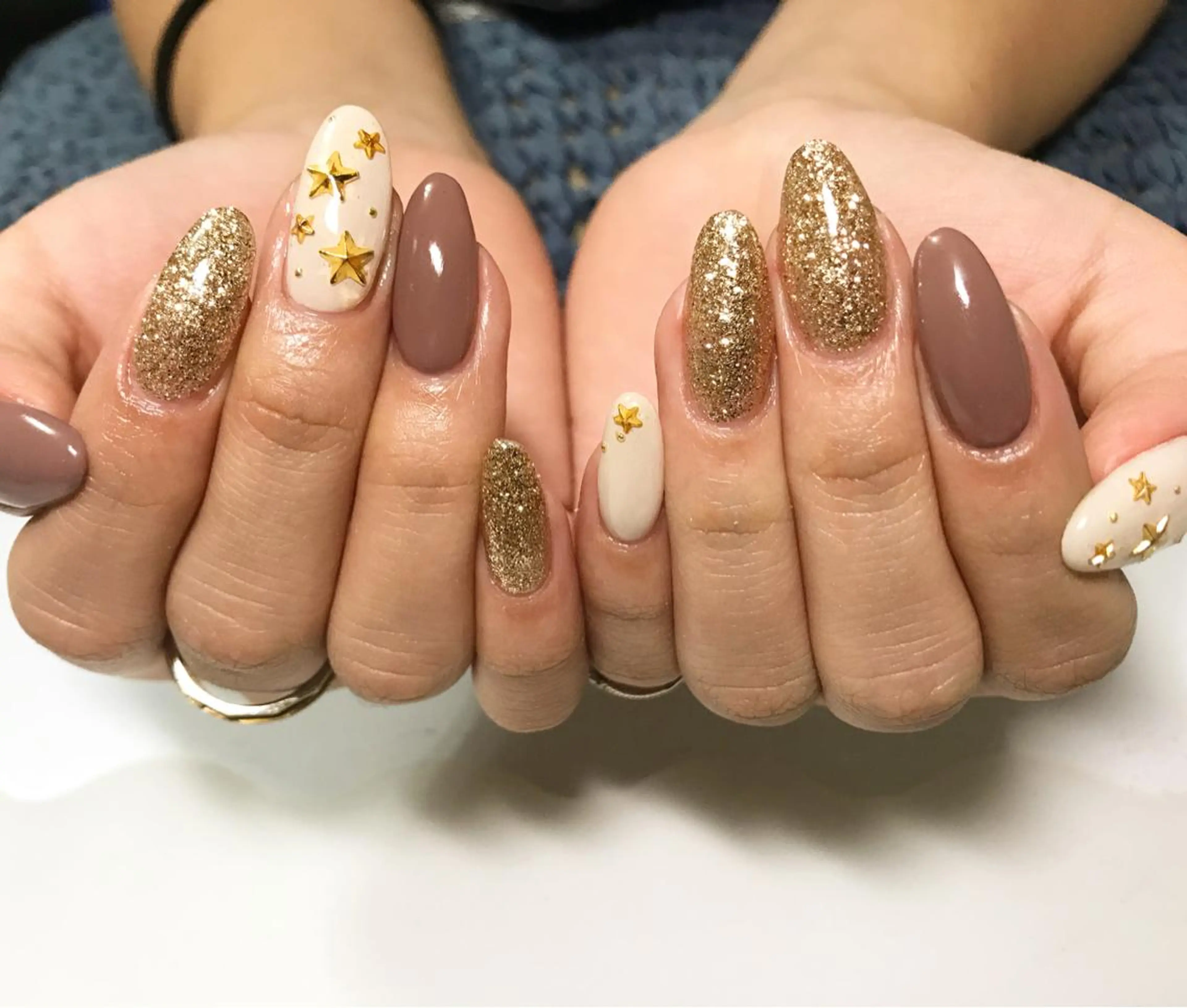 ネイル フットネイル ラメ(グリッター) シンプルネイル 春ネイル ホワイト ネイル フフラ所属・nail fufla ♡yamane♡のネイルデザイン