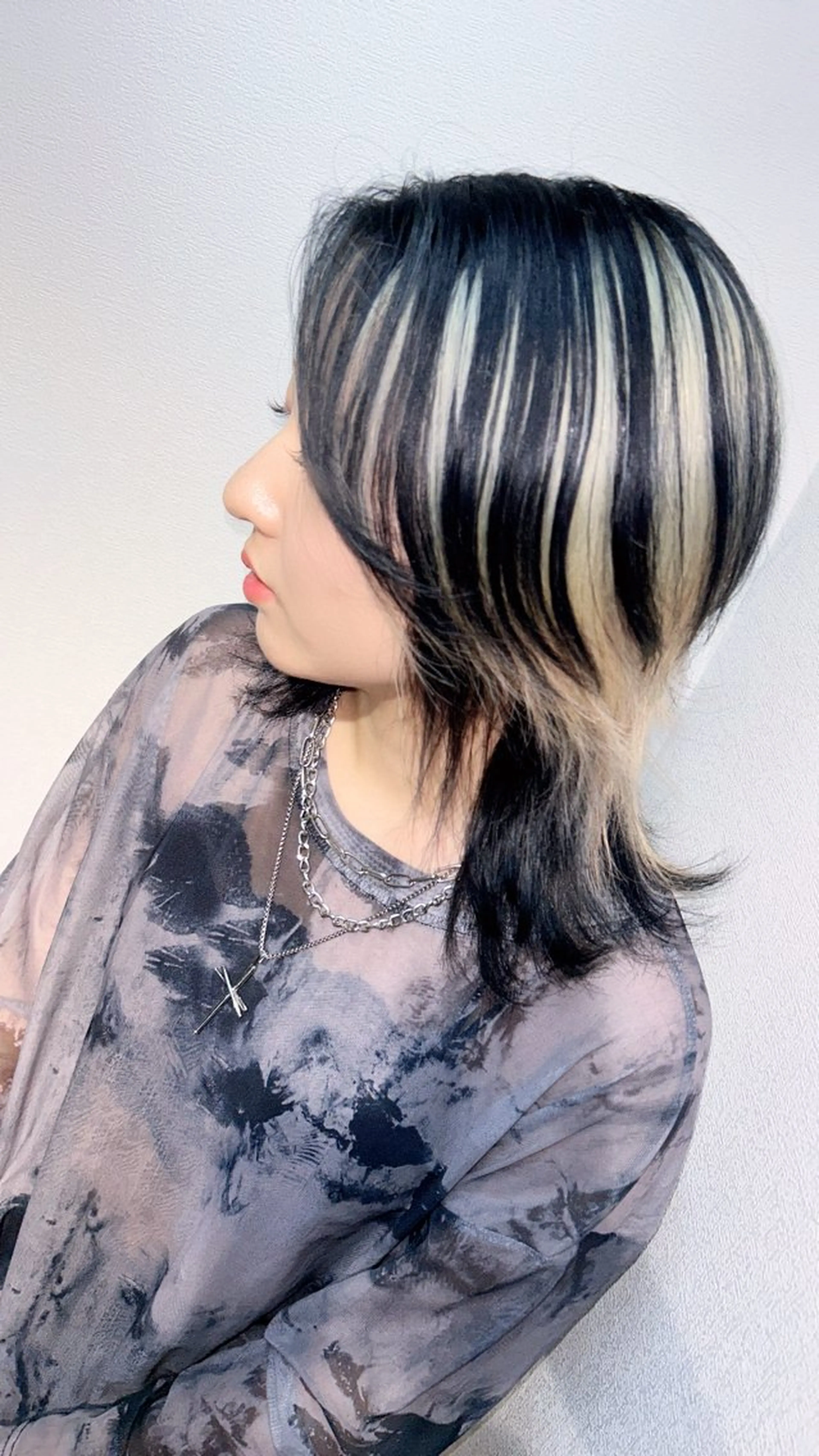 ミディアム ウルフカット 飯富 信二のヘアスタイル