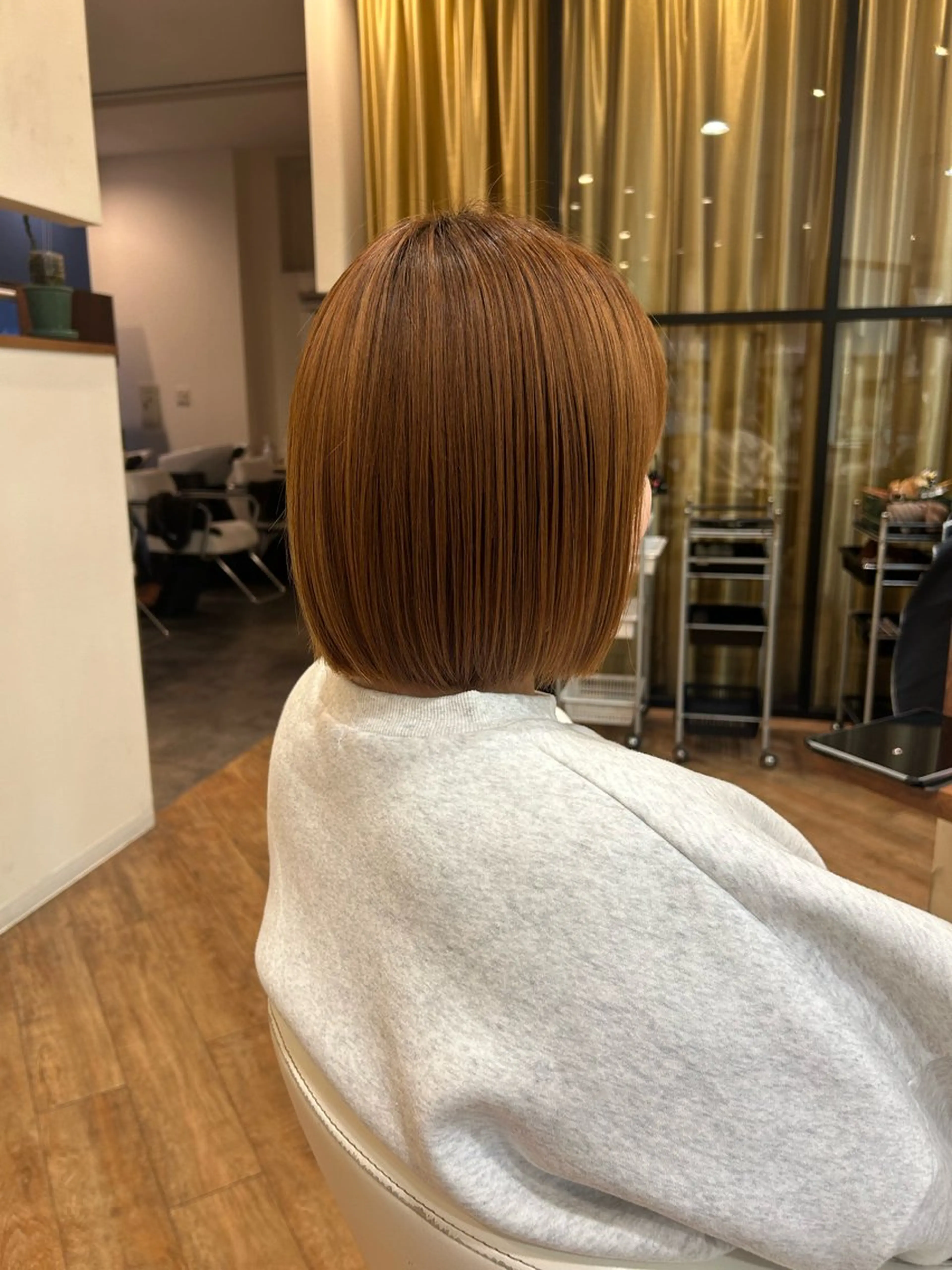 ミディアム カット 水木 里咲のヘアスタイル
