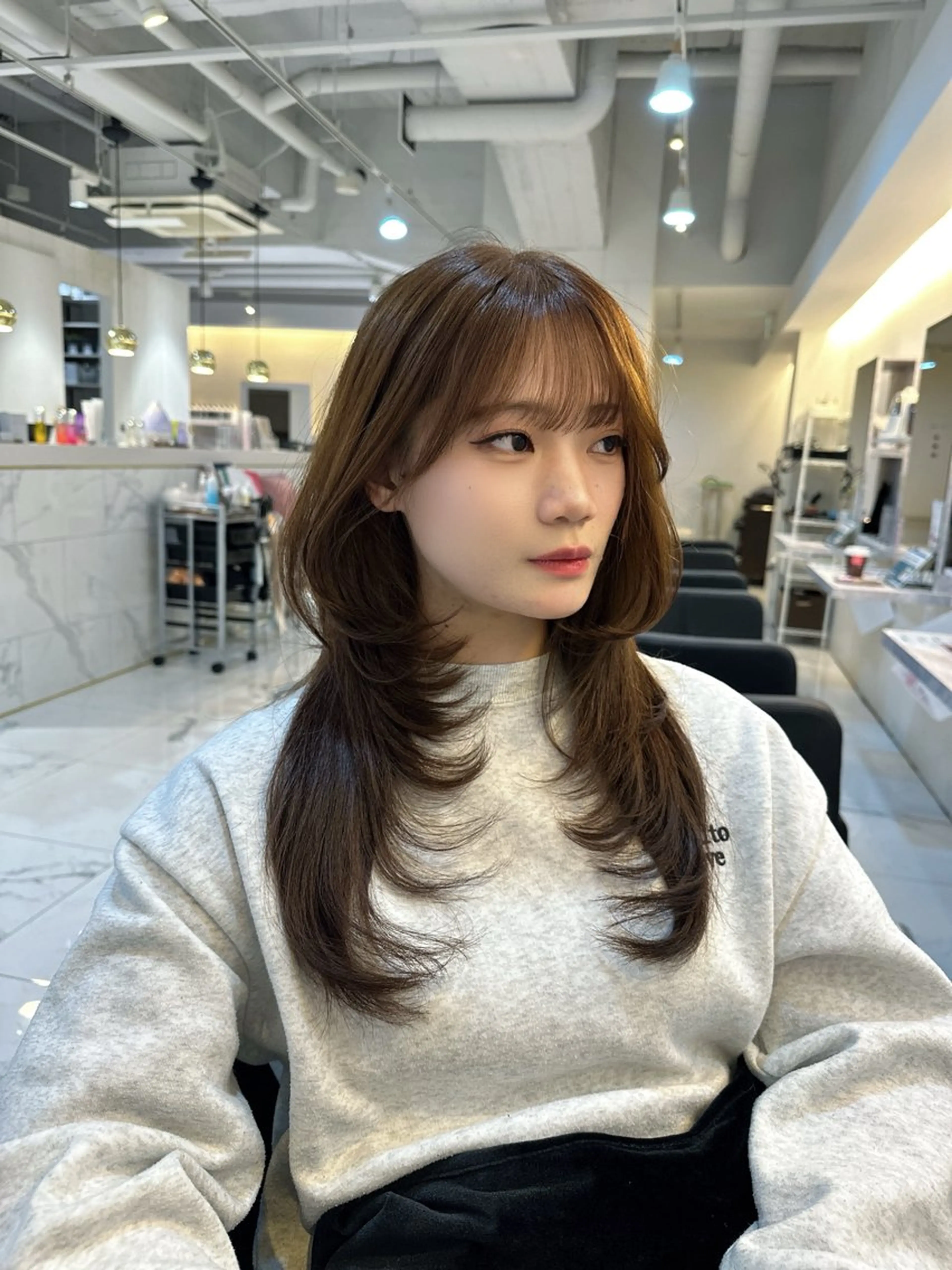 セミロング カラー 韓国風ヘア レイヤーカット カット ヘアカラー トリートメント 心斎橋/縮毛矯正 /艶髪カラーのヘアスタイル