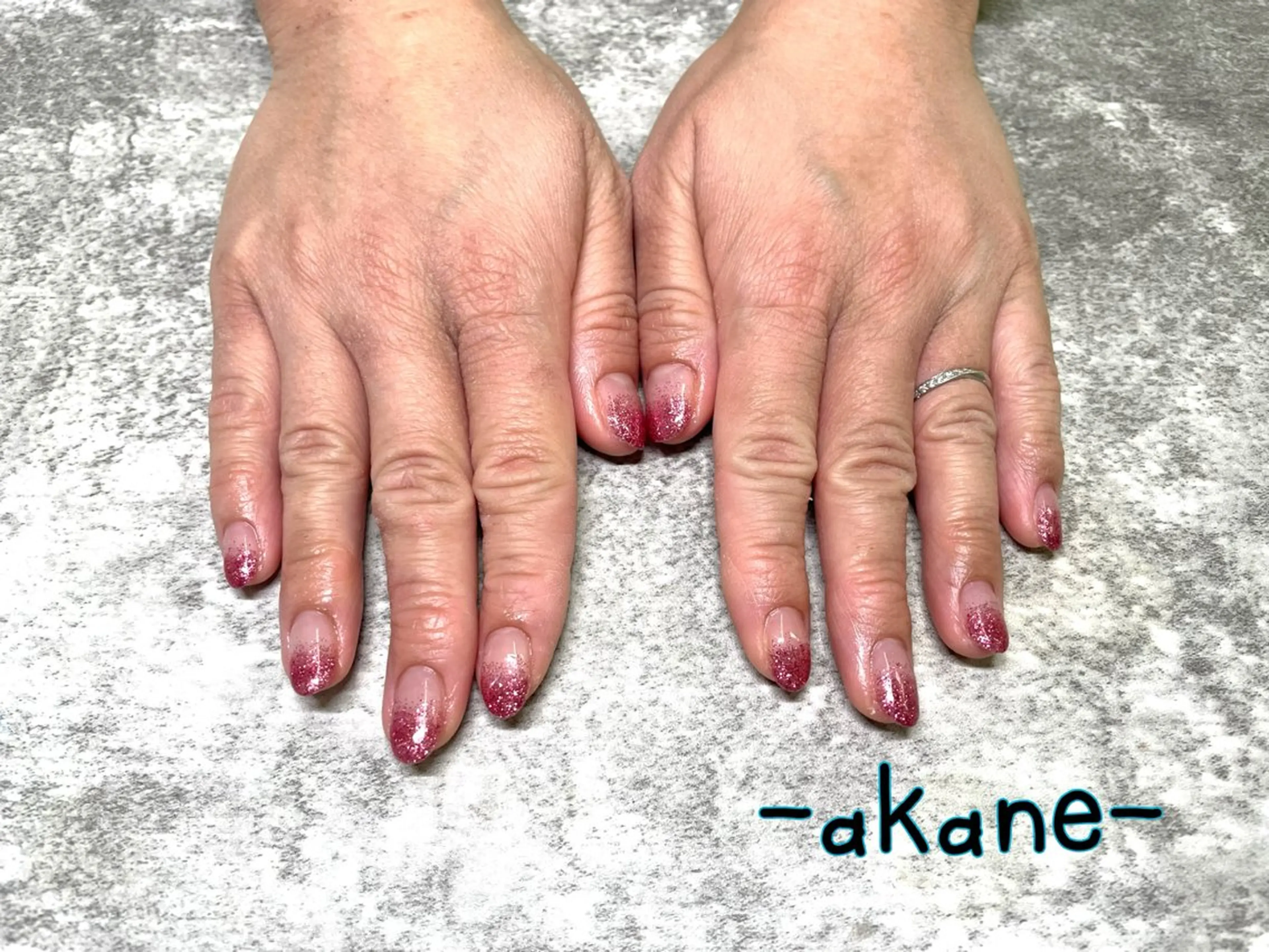 ネイル グラデーション ラメ(グリッター) ラメグラデーション ワンカラーネイル Angeli⭐︎ AKANEのネイルデザイン