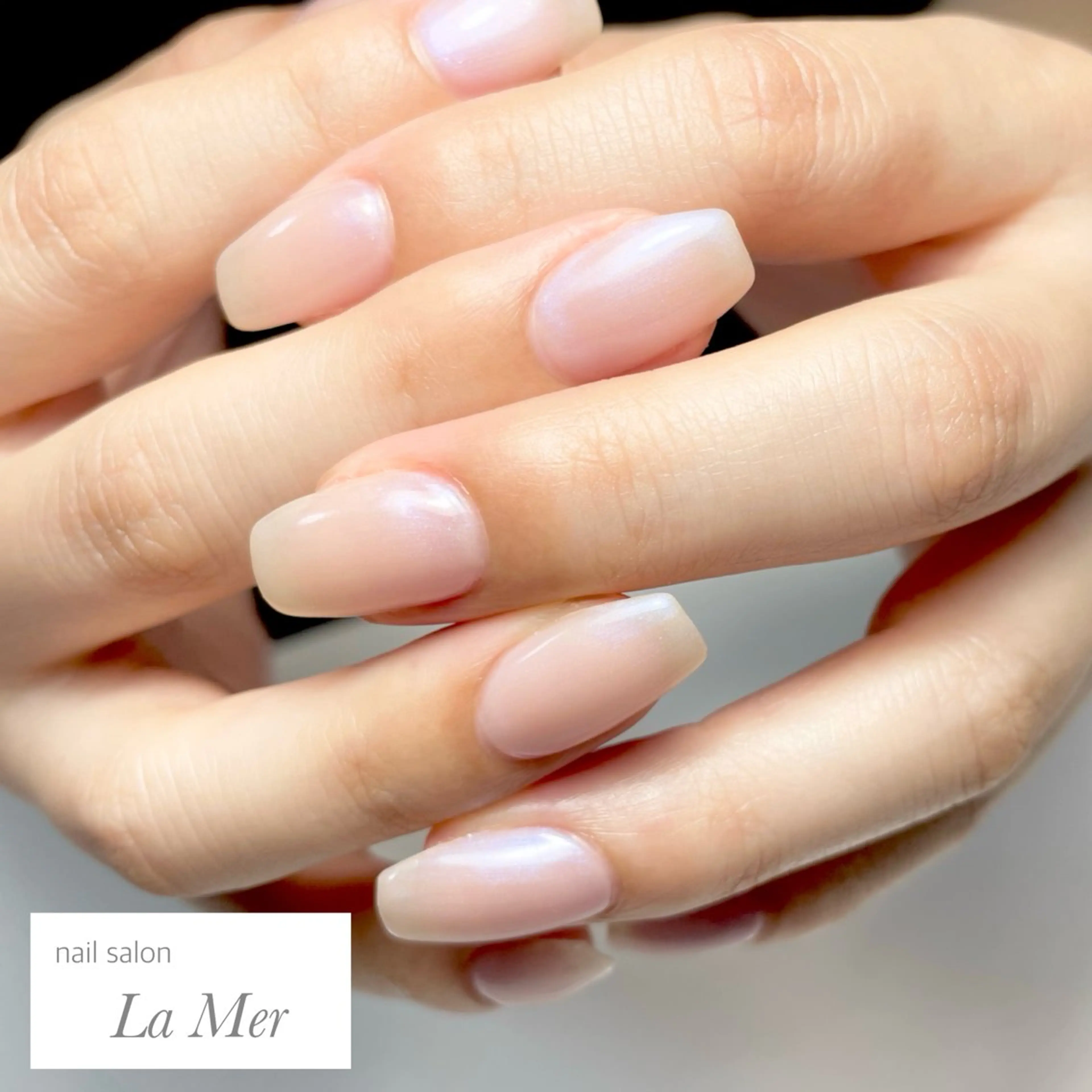 ネイル オーロラネイル オフィスネイル ワンカラーネイル ピンク ピンクベージュ ハンドネイル nailsalon La Merのネイルデザイン