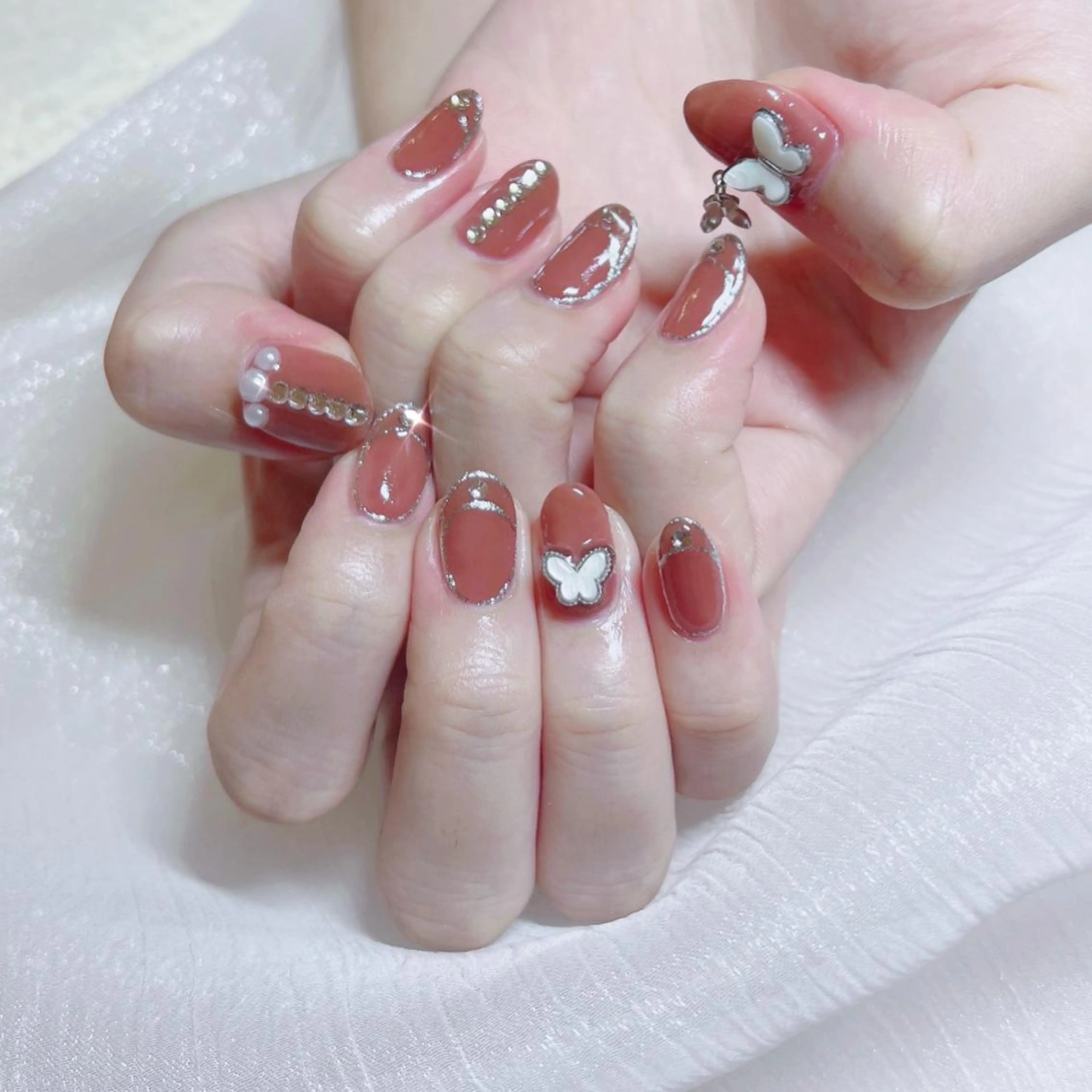 ネイル オーロラネイル フットネイル フレンチネイル ジェルネイル 韓国ネイル ハンドネイル ハンドケア 【ENサロン】 Rei🎀Nailのネイルデザイン