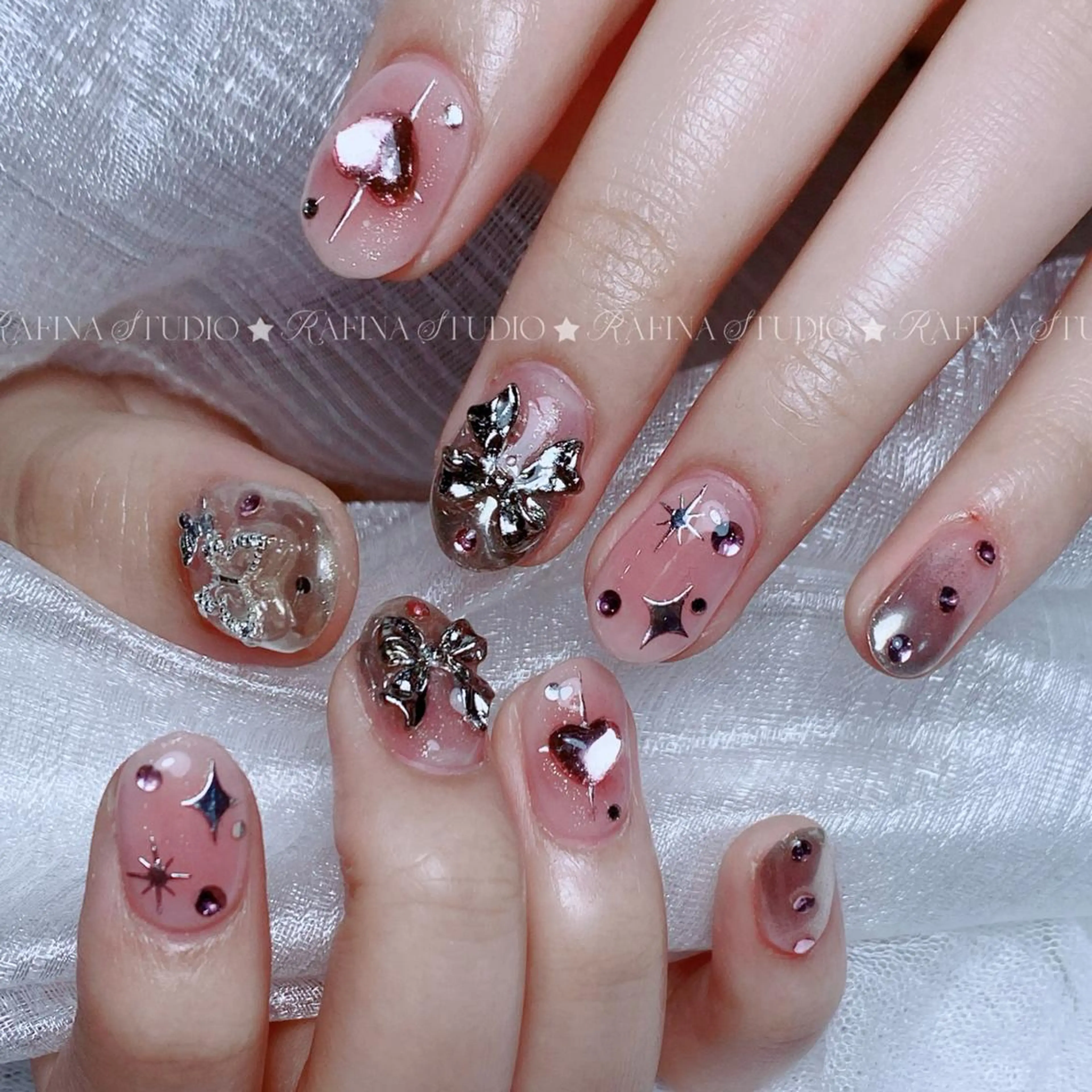 ネイル 玲央 YOYOのネイルデザイン