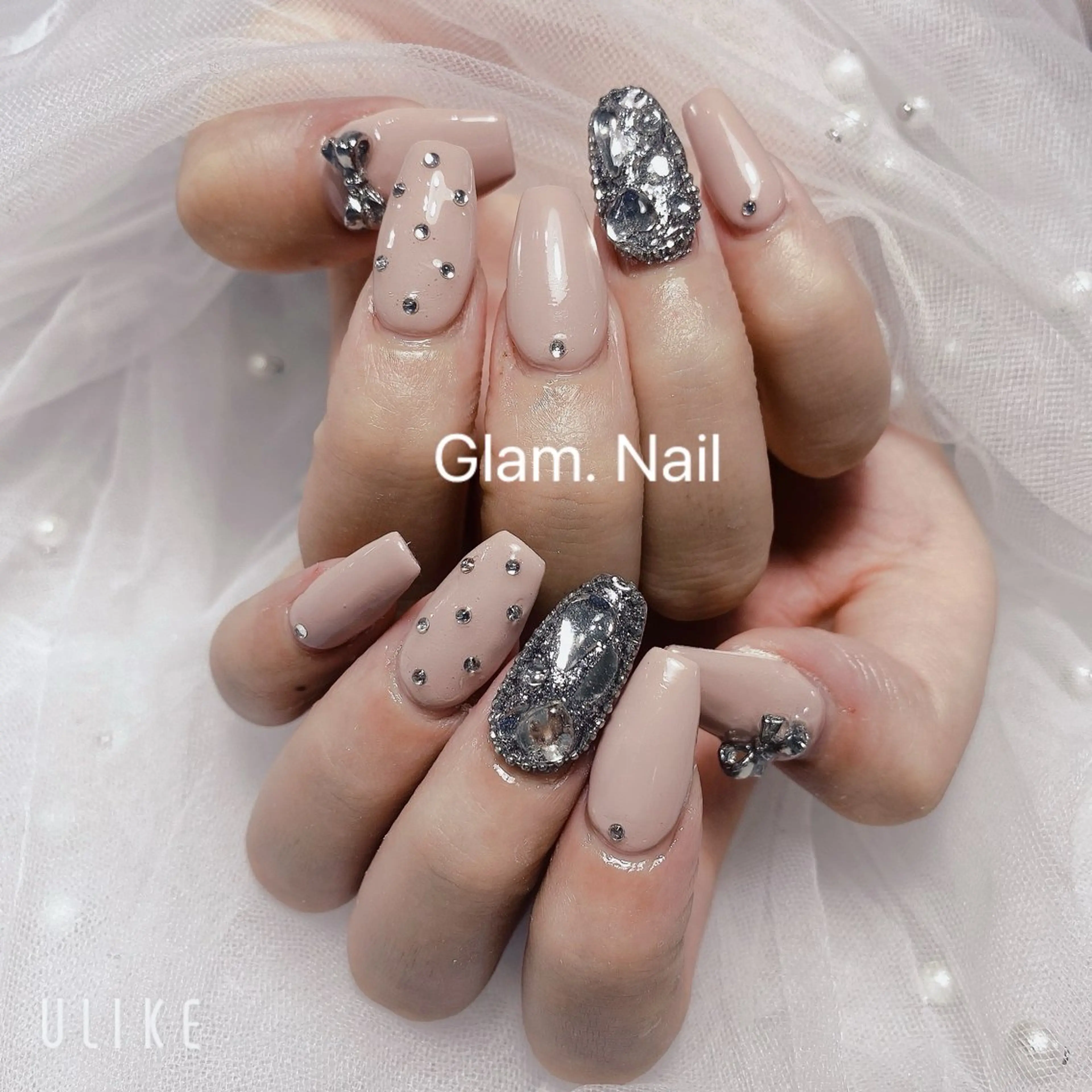 ネイル Glam nail salon所属・リ ナのネイルデザイン
