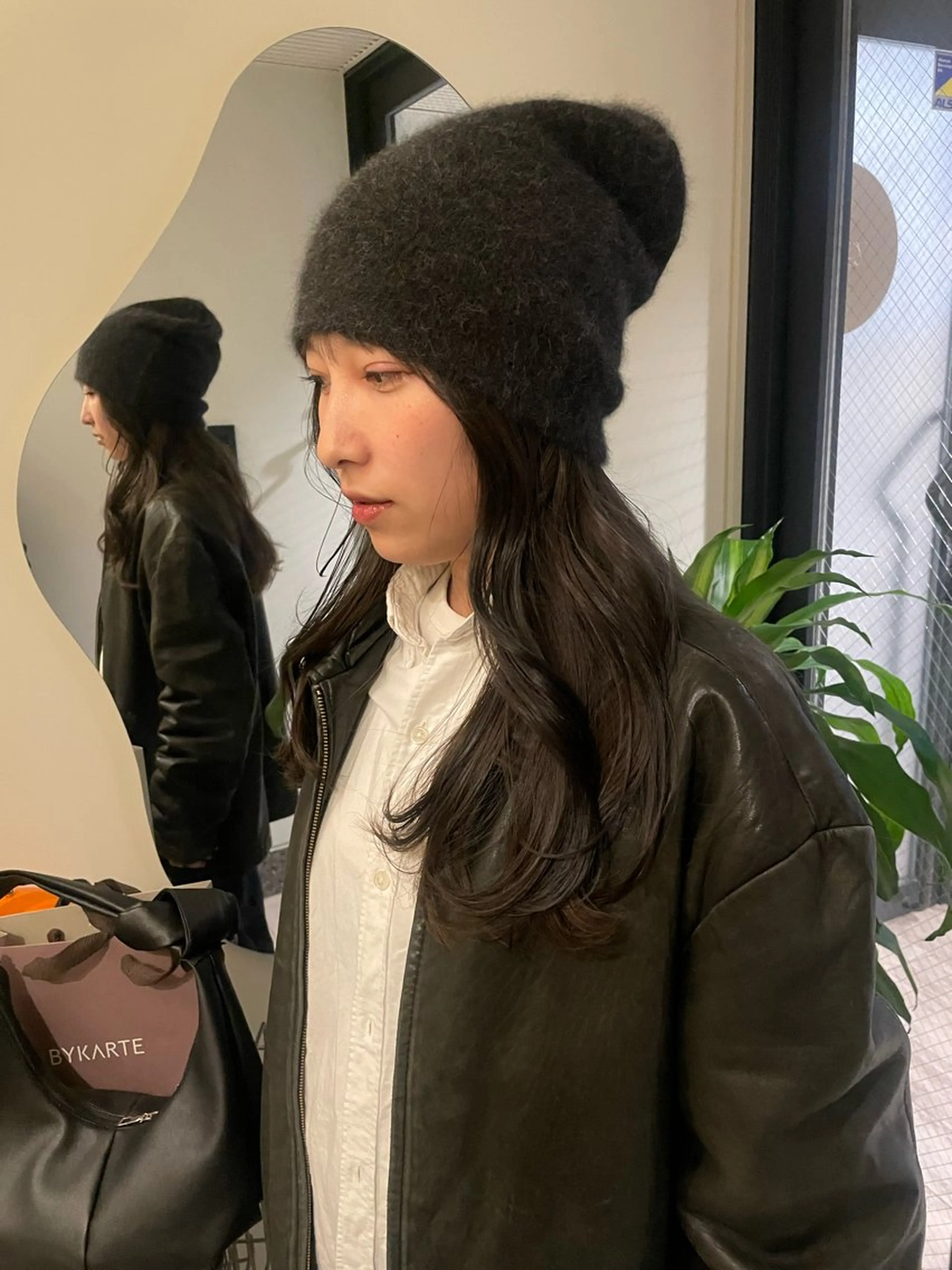 ロング カラー グレージュ オリーブグレージュ オリーブグレー カット ヘアカラー トリートメント 渋谷 留菜のヘアスタイル