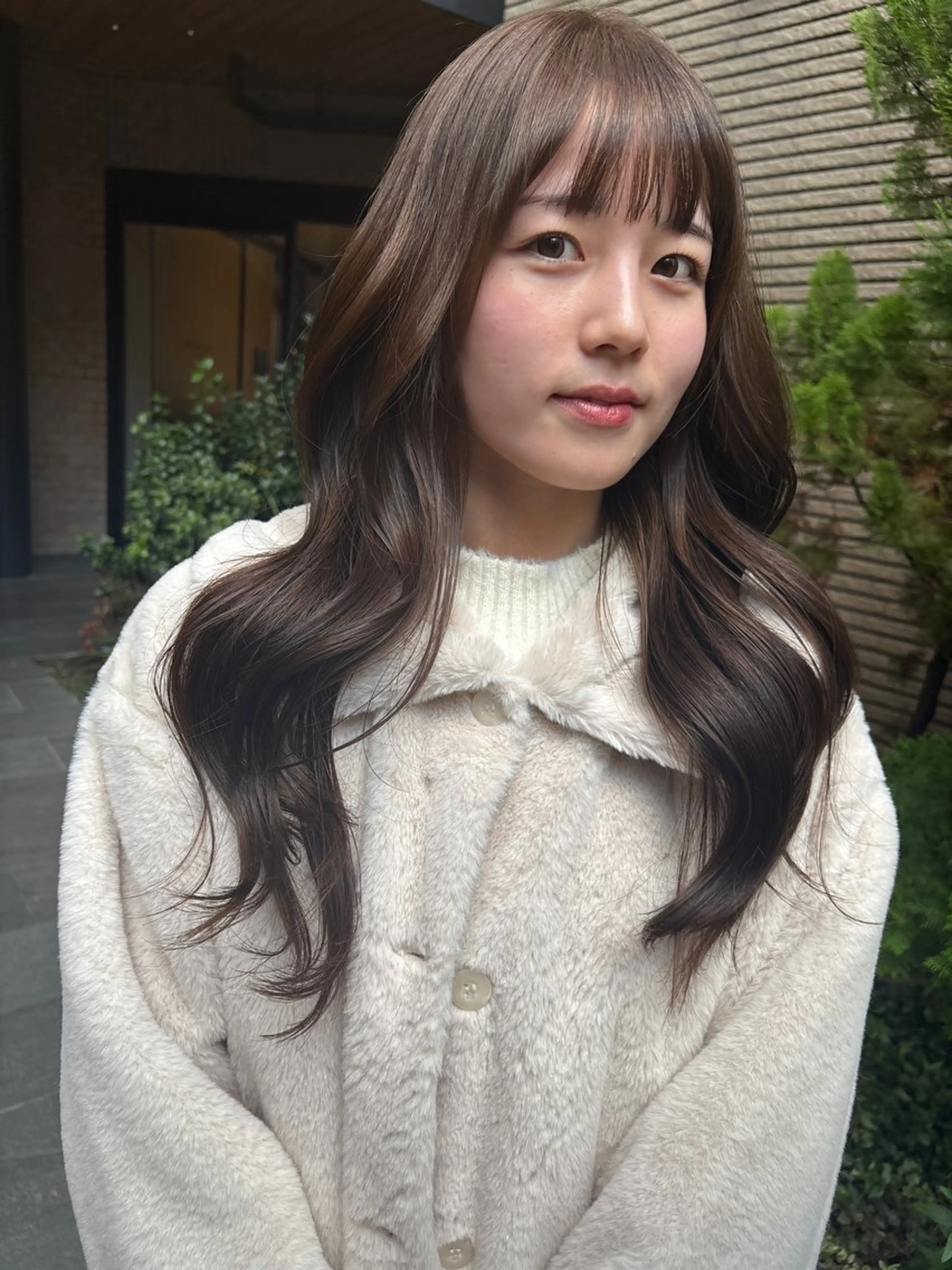 ミディアム 顔周りカット 似合わせカット カット ヘアカラー 梅田/レイヤーカット /ミルクティーカラーのヘアスタイル