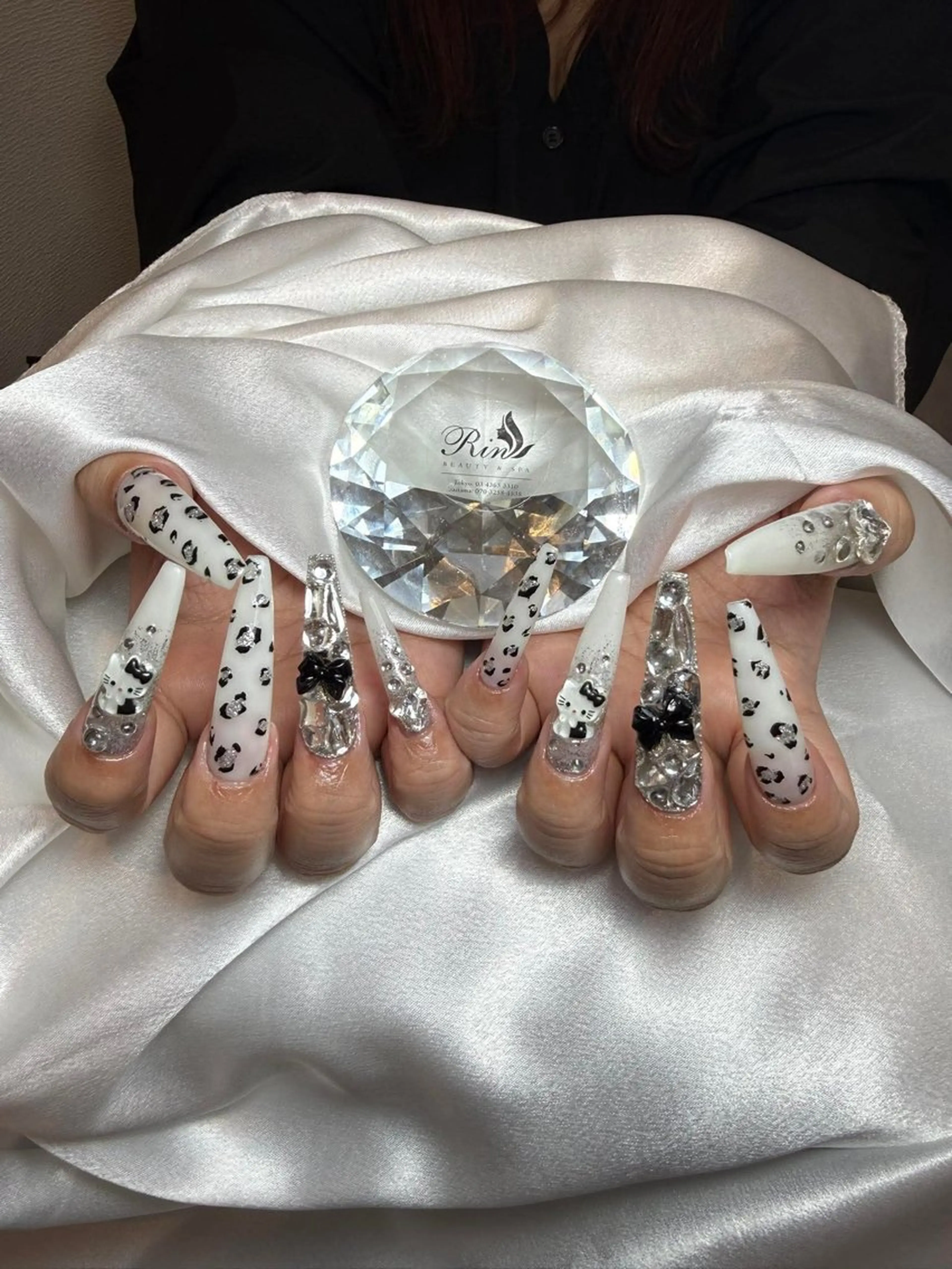 ネイル アートネイル チークネイル ジェルネイル ロングネイル マグネットネイル ハンドネイル Rin Nail 新大久保店のネイルデザイン