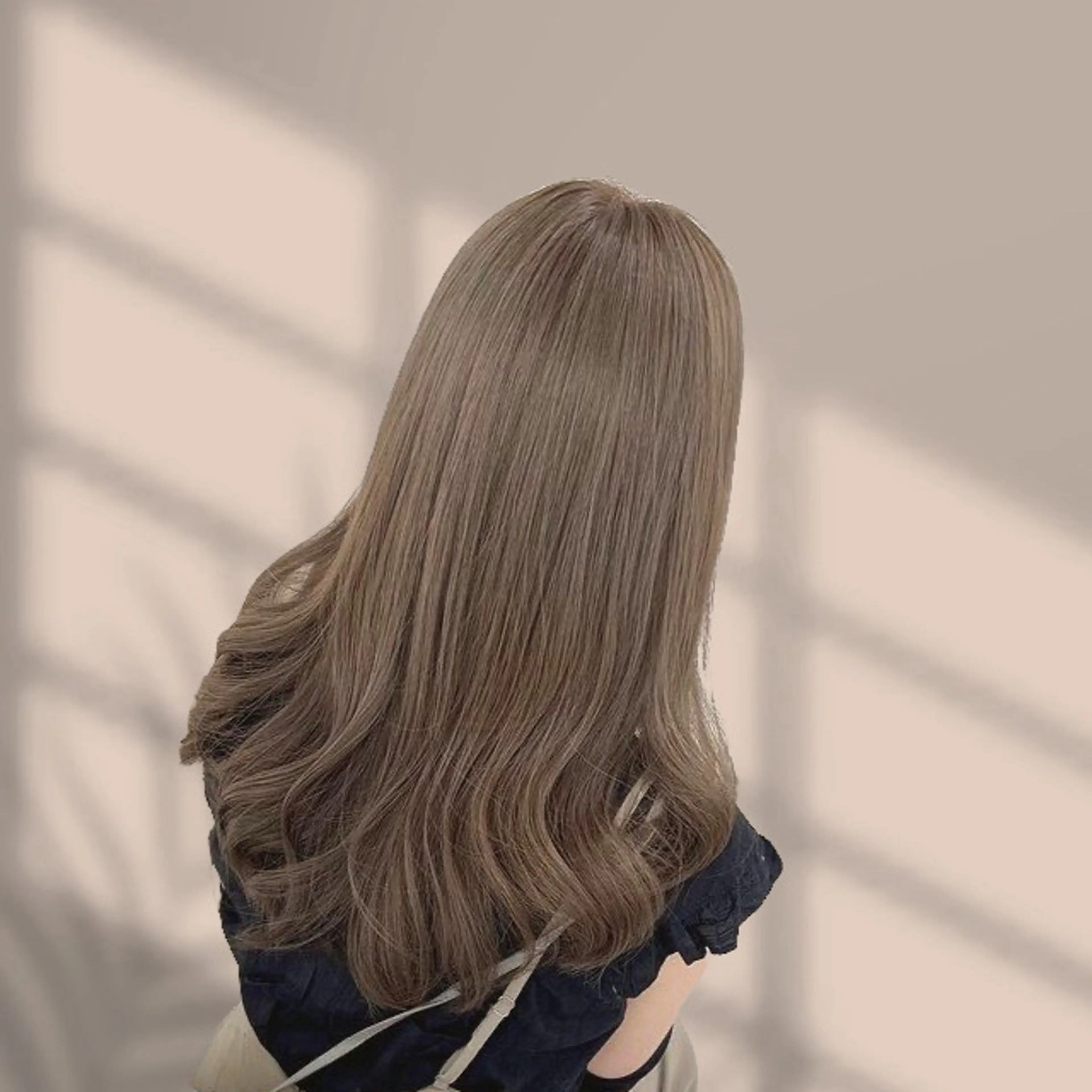 ロング カラー ヘアカラー くすみミルクティー／ ブラウン🪡TOWAのヘアスタイル