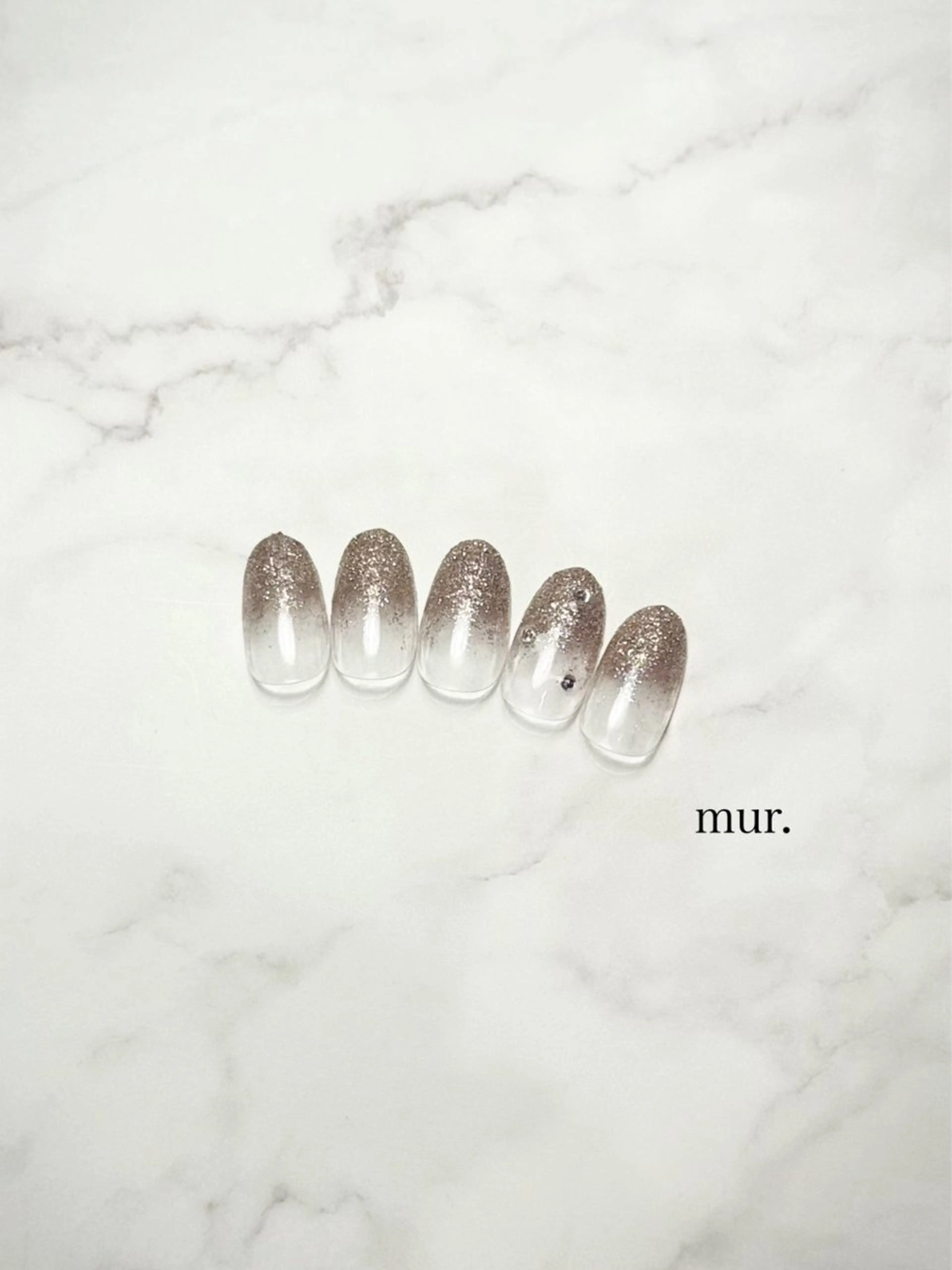 ネイル ブラウン ゴールド グラデーション ラメ(グリッター) ラメグラデーション ハンドネイル nail salon　mur.所属・mur. harukaのネイルデザイン